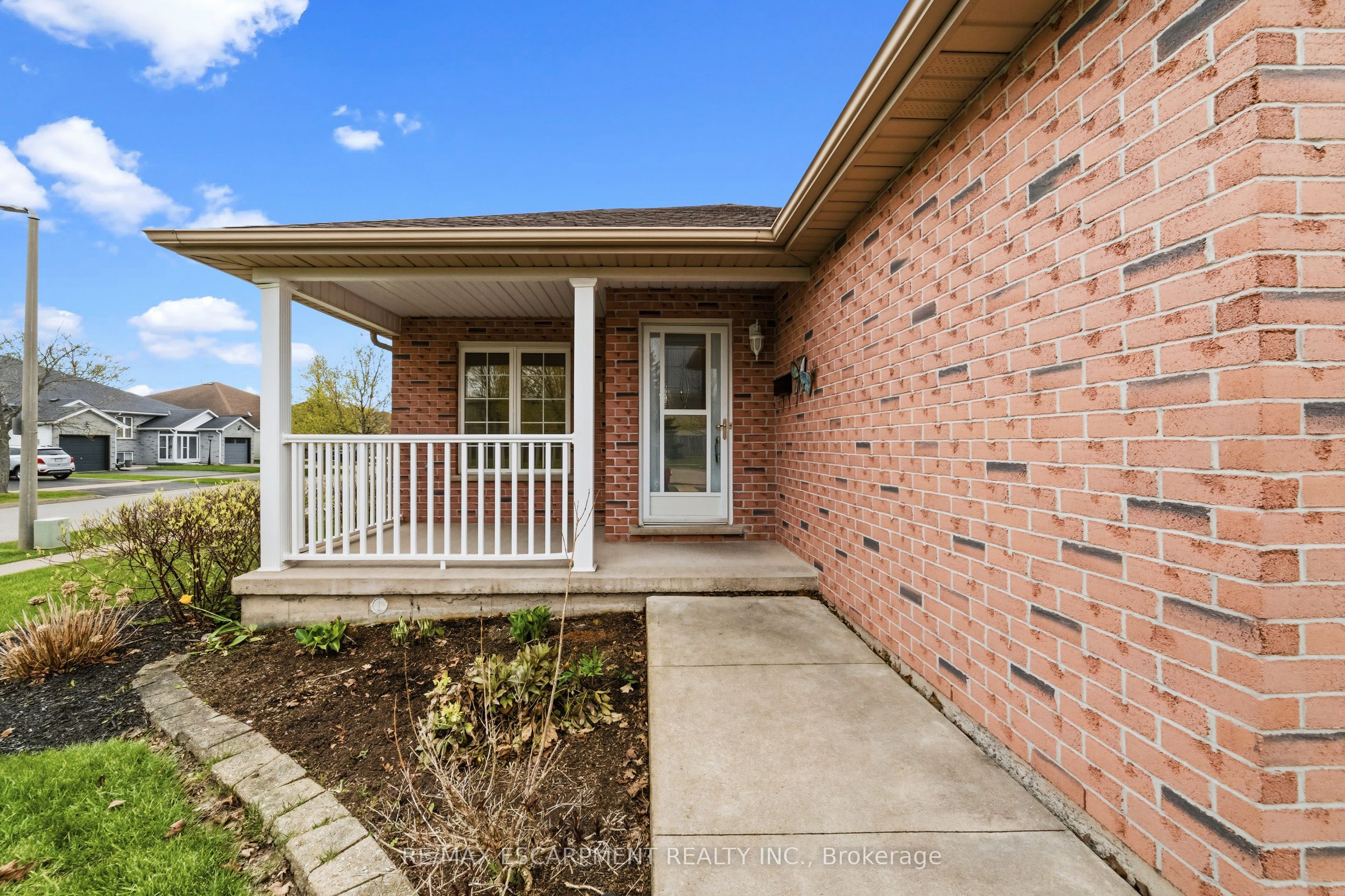 296 Autumn Crescent, Welland, ON L3C 7K1 photo 4