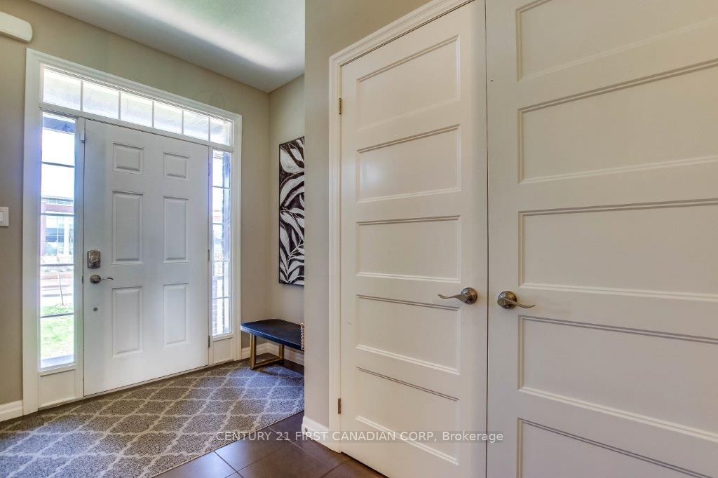 2718 Tokala Trail, London North, ON N6G 0L7 photo 3