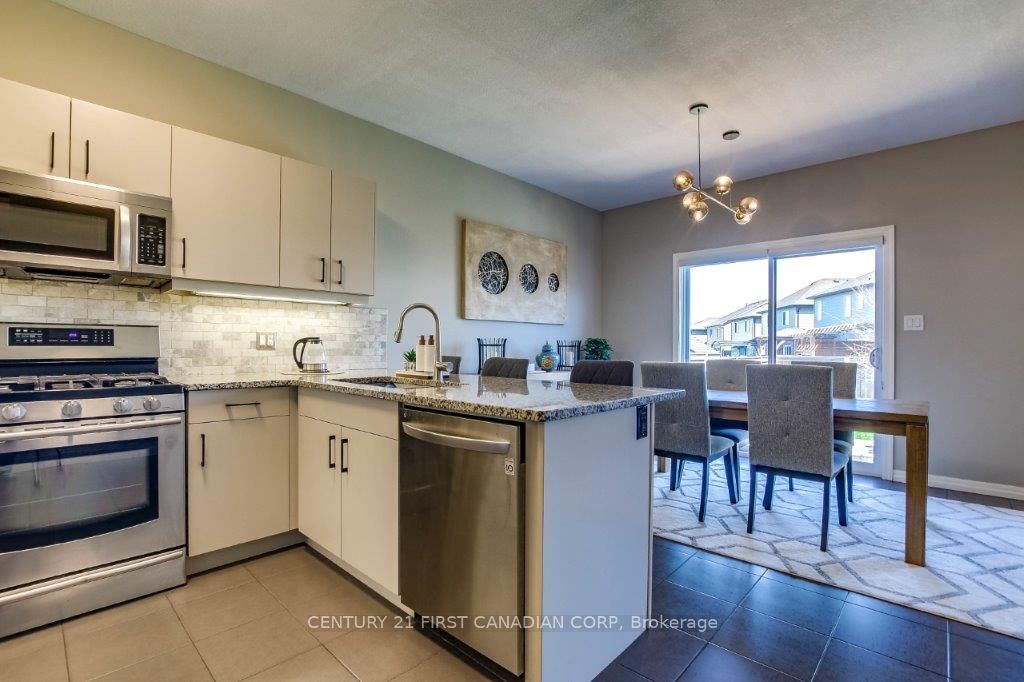 2718 Tokala Trail, London North, ON N6G 0L7 photo 5