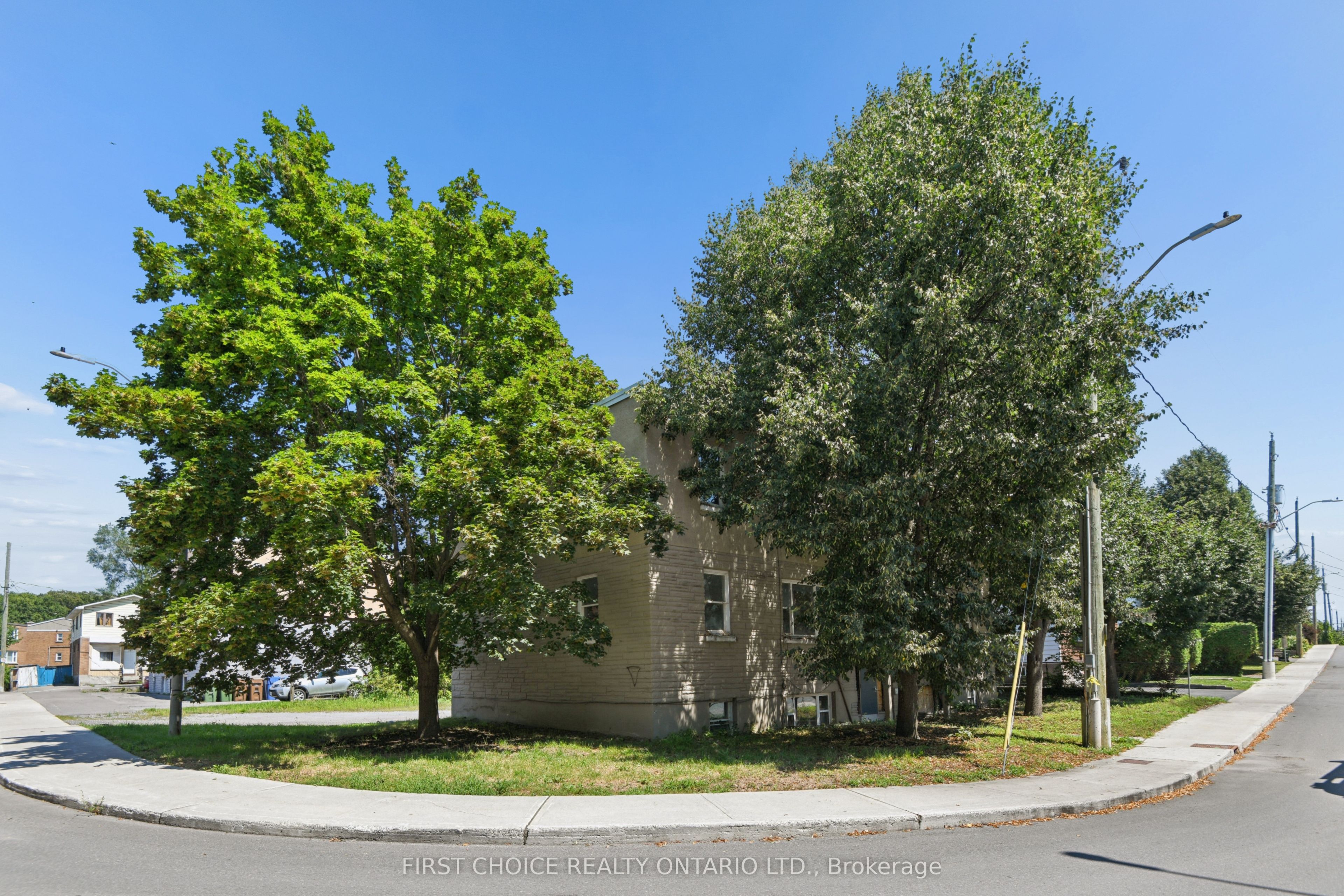 255 St Denis Street, Vanier and Kingsview Park, ON K1L 5J6 photo 5