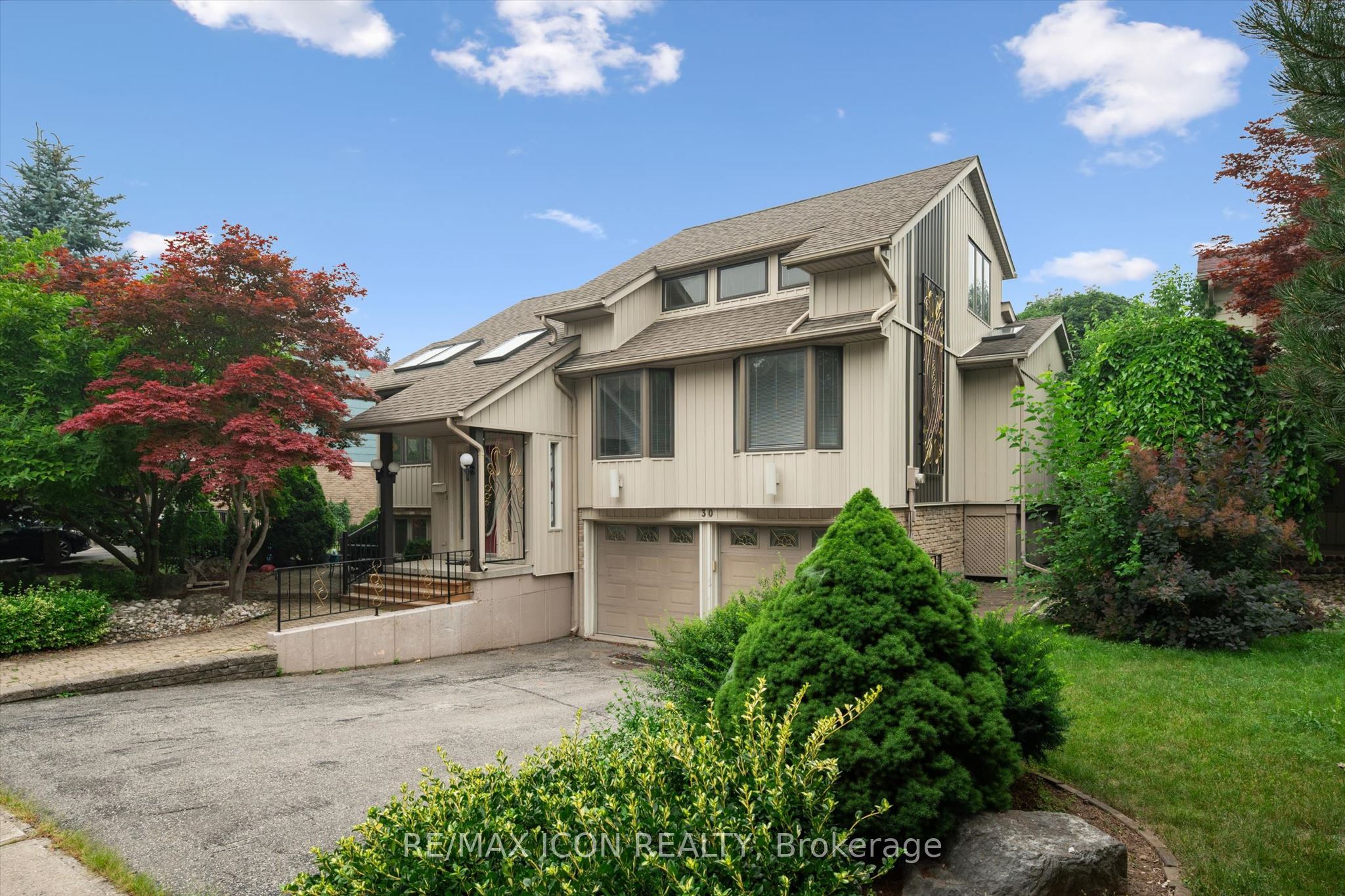 30 Shuh Avenue, Kitchener, ON N2A 2X9 photo 2