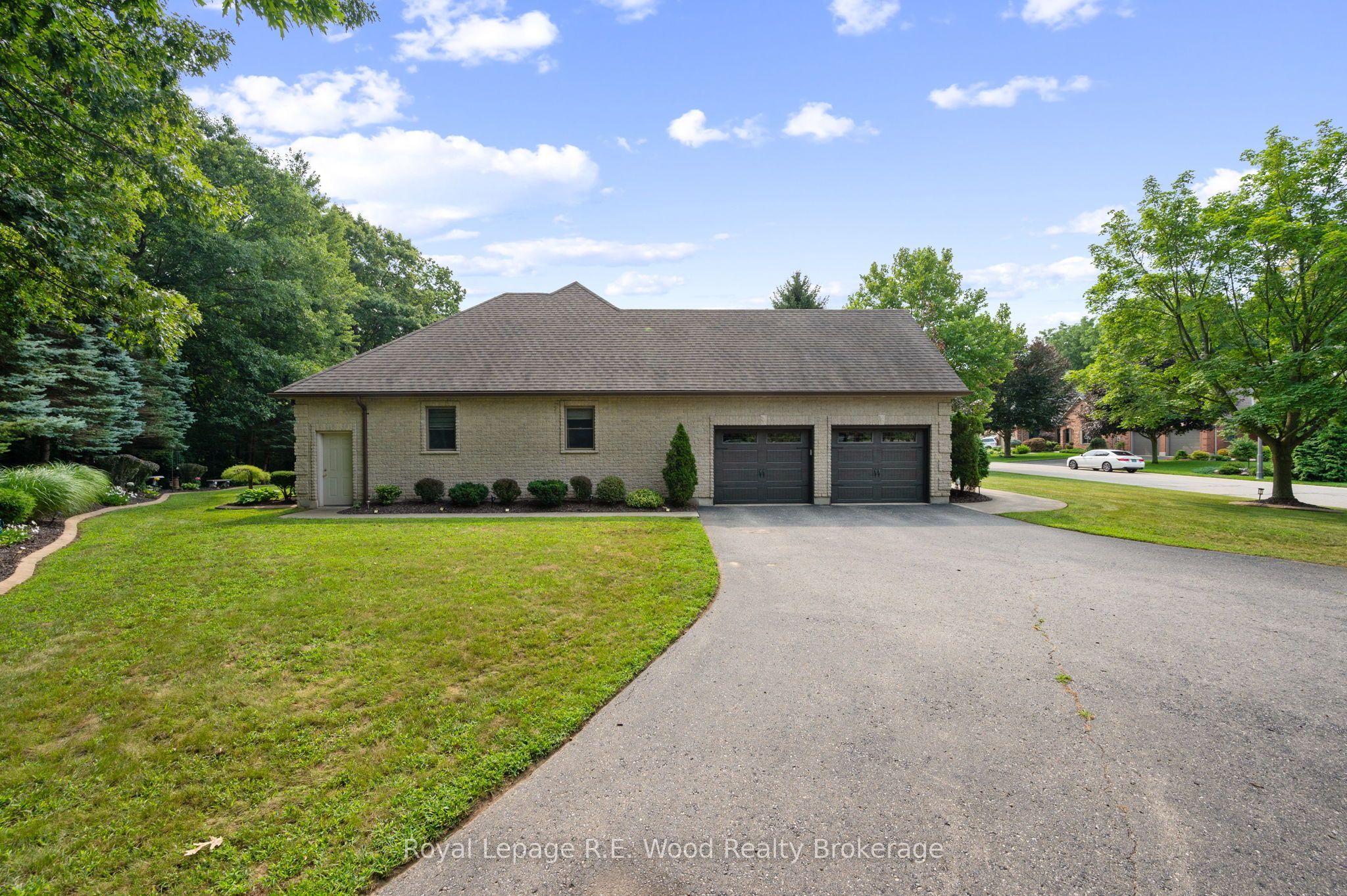 2 Whispering Pine Lane, Tillsonburg, ON N4G 5V4 photo 4