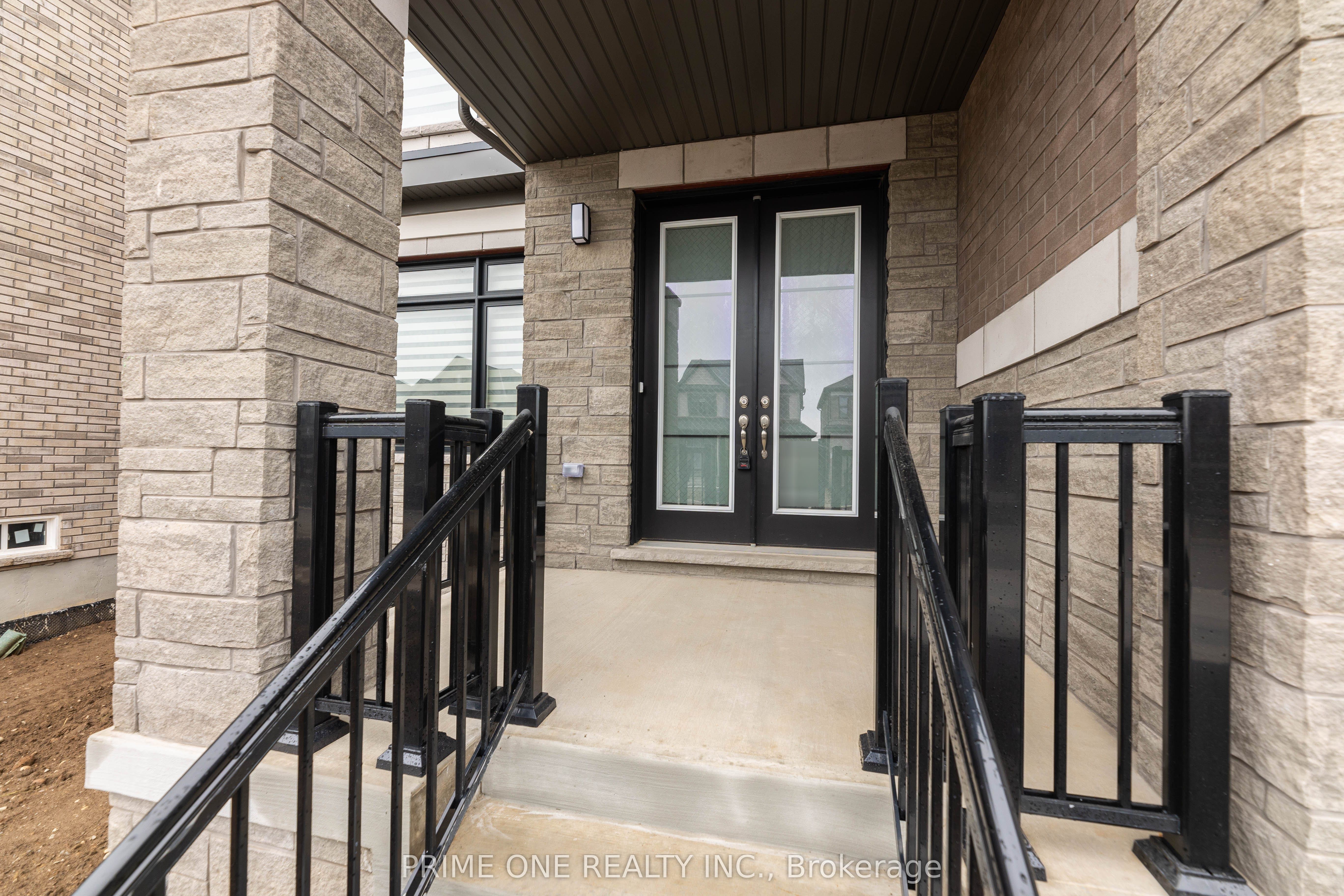 136 Blacklock Street, Cambridge, ON N1S 0E3 photo 2