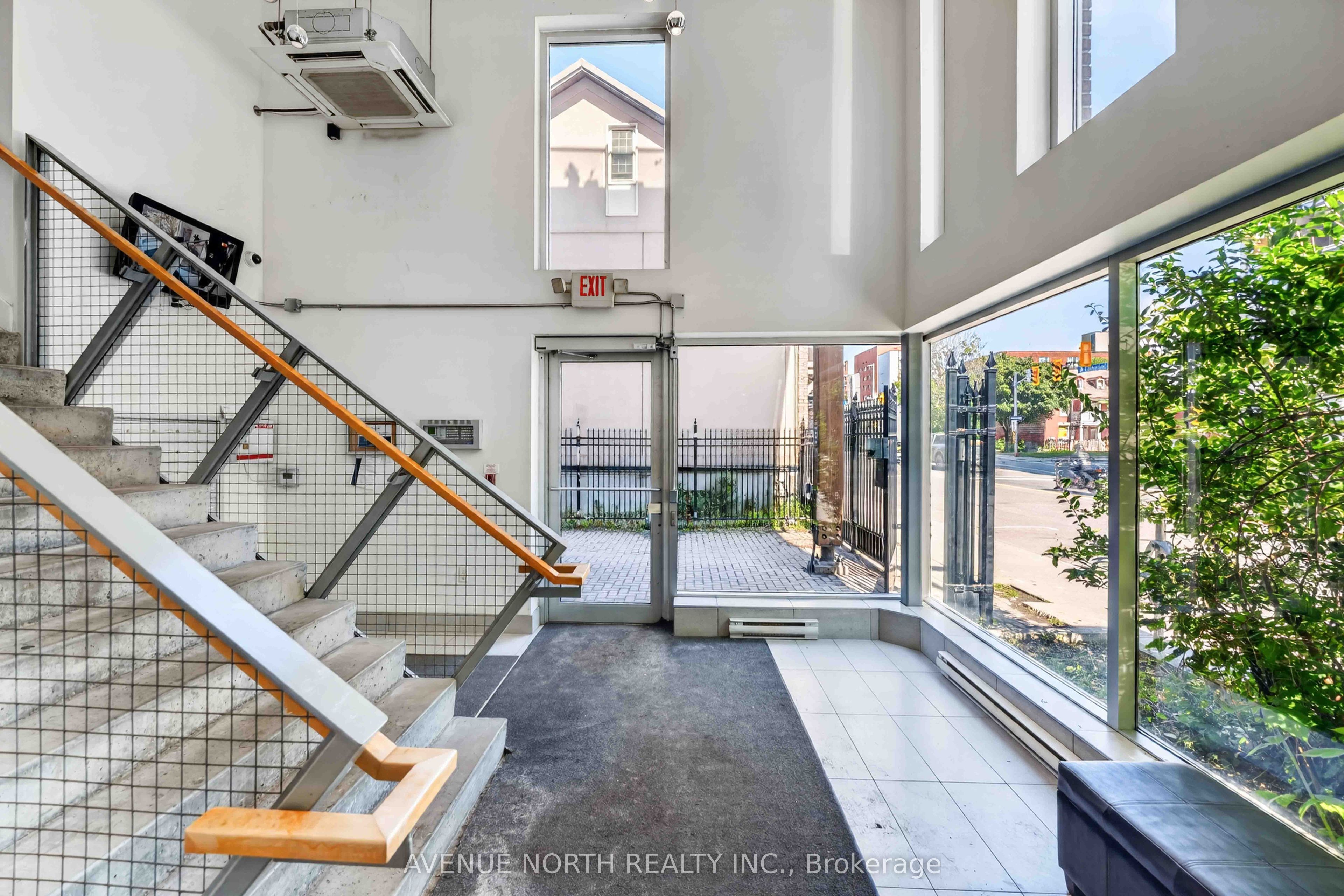 360 Cumberland Street 201, Lower Town - Sandy Hill, ON K1N 0B1 photo 4