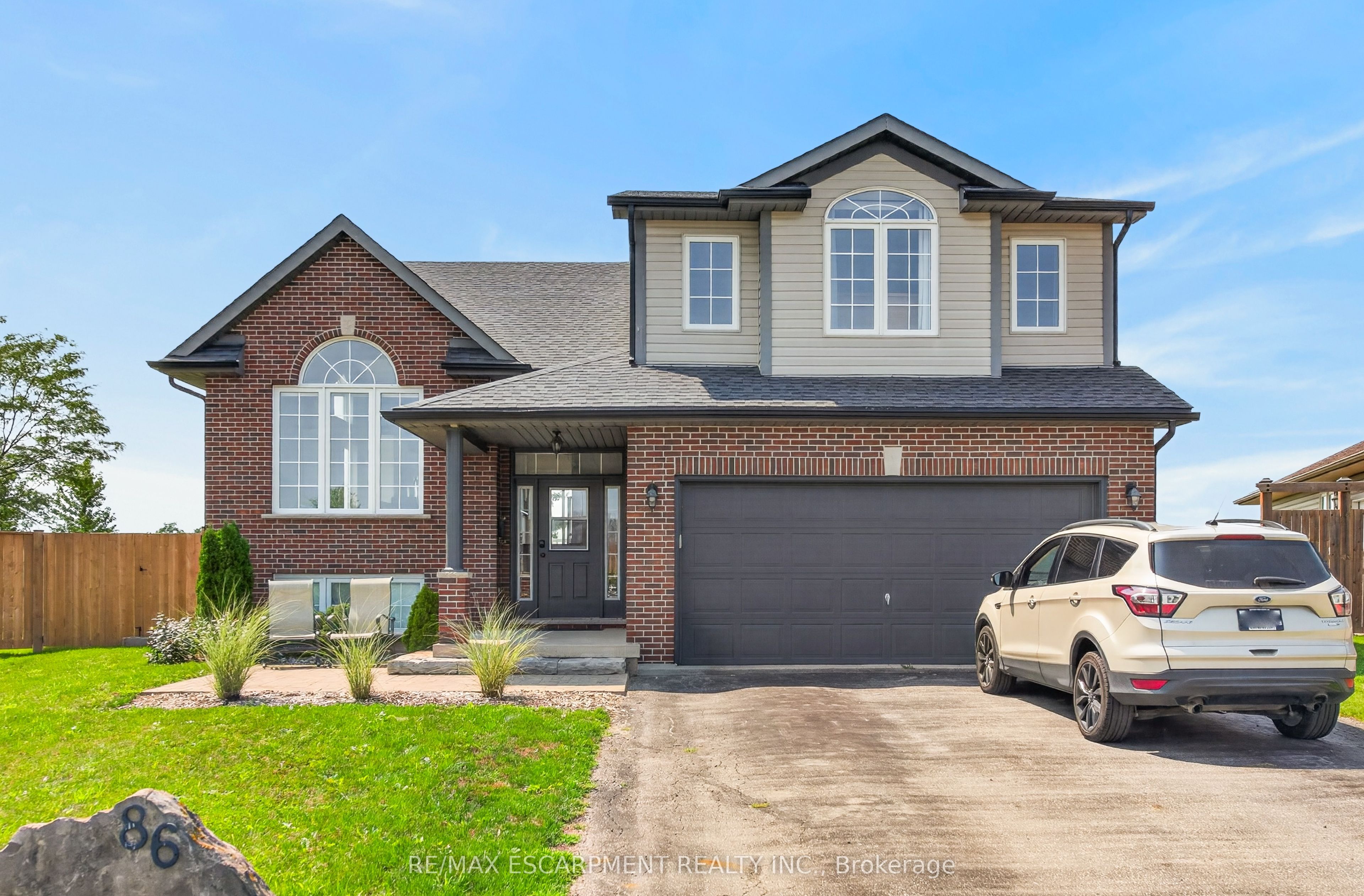 86 Golden Acres Drive, West Lincoln, ON L0R 2A0 photo 2