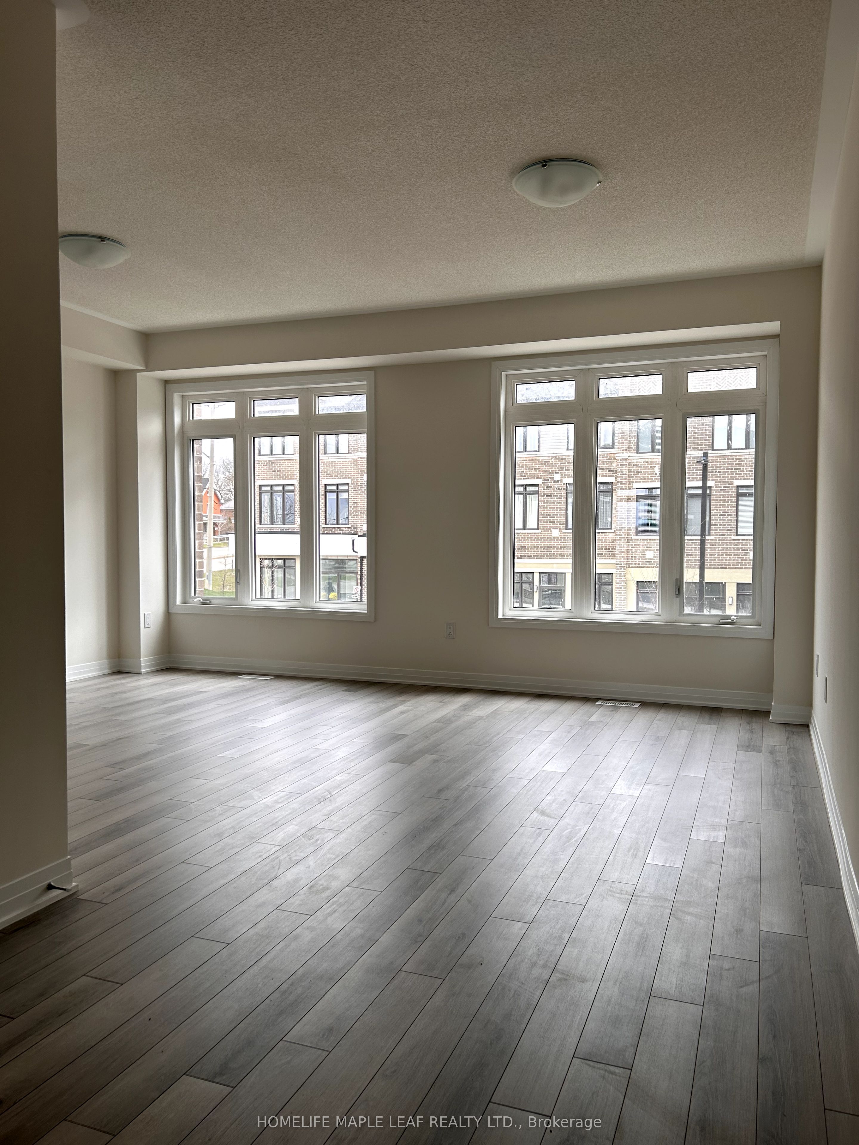 585 Colborne Street 207, Brantford, ON N3S 0K4 photo 3