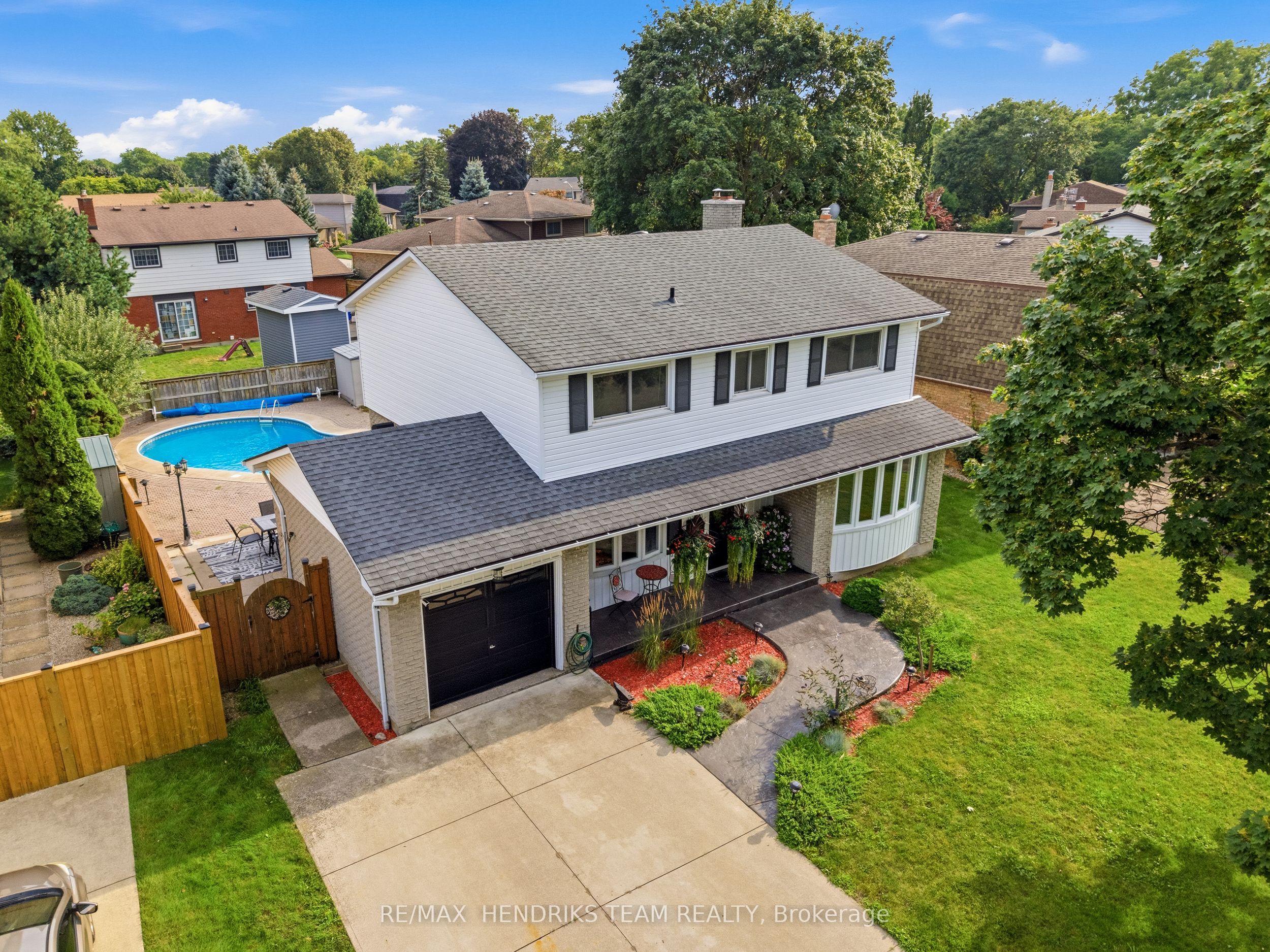 4 Royal Orchard Crescent, St. Catharines, ON L2N 4E9 photo 3