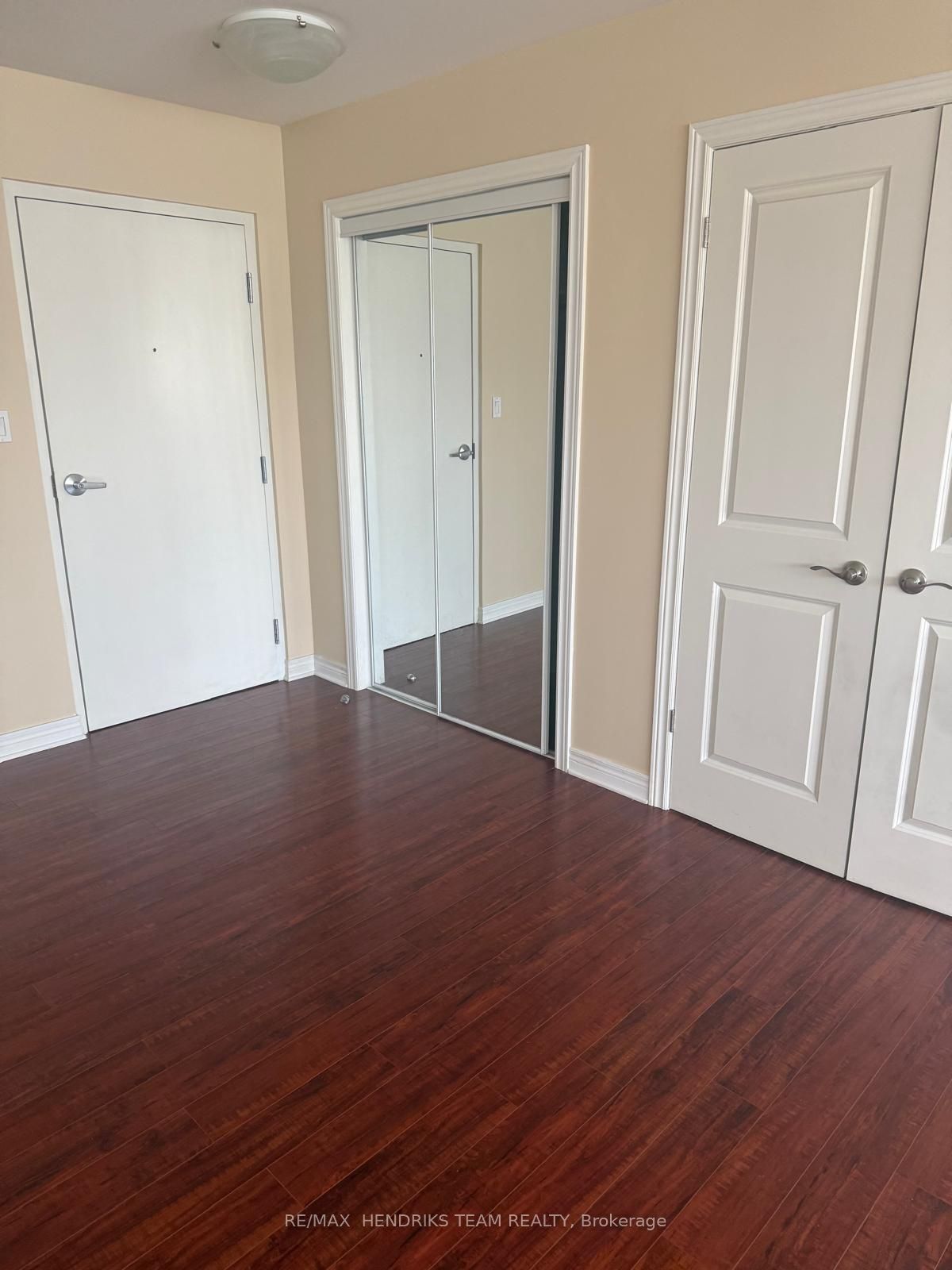 320 Vine Street 2B, St. Catharines, ON L2M 4T3 photo 2