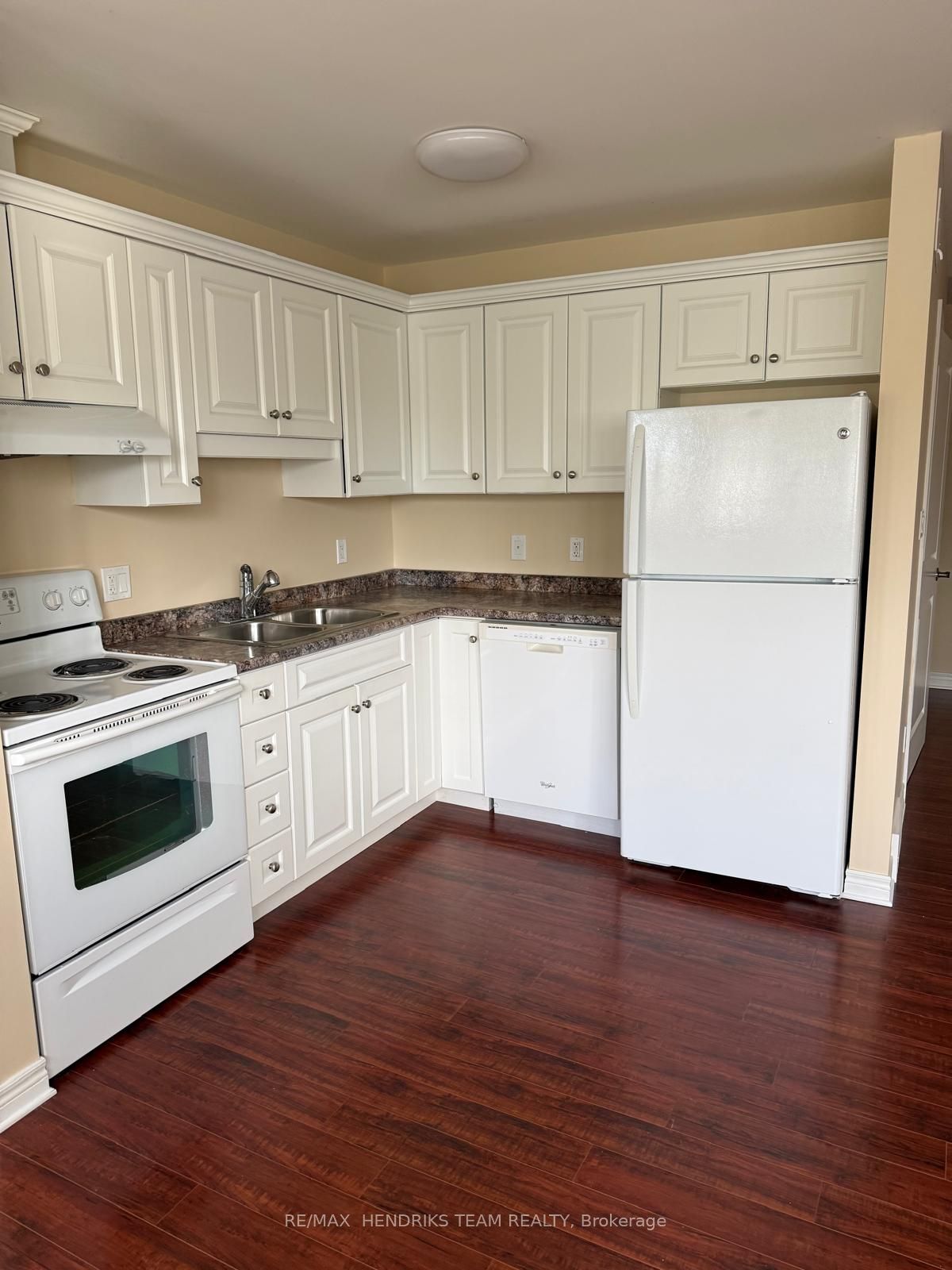 320 Vine Street 2B, St. Catharines, ON L2M 4T3 photo 4