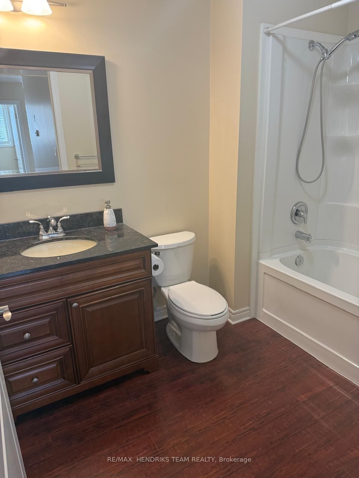 320 Vine Street 2B, St. Catharines, ON L2M 4T3 photo 5