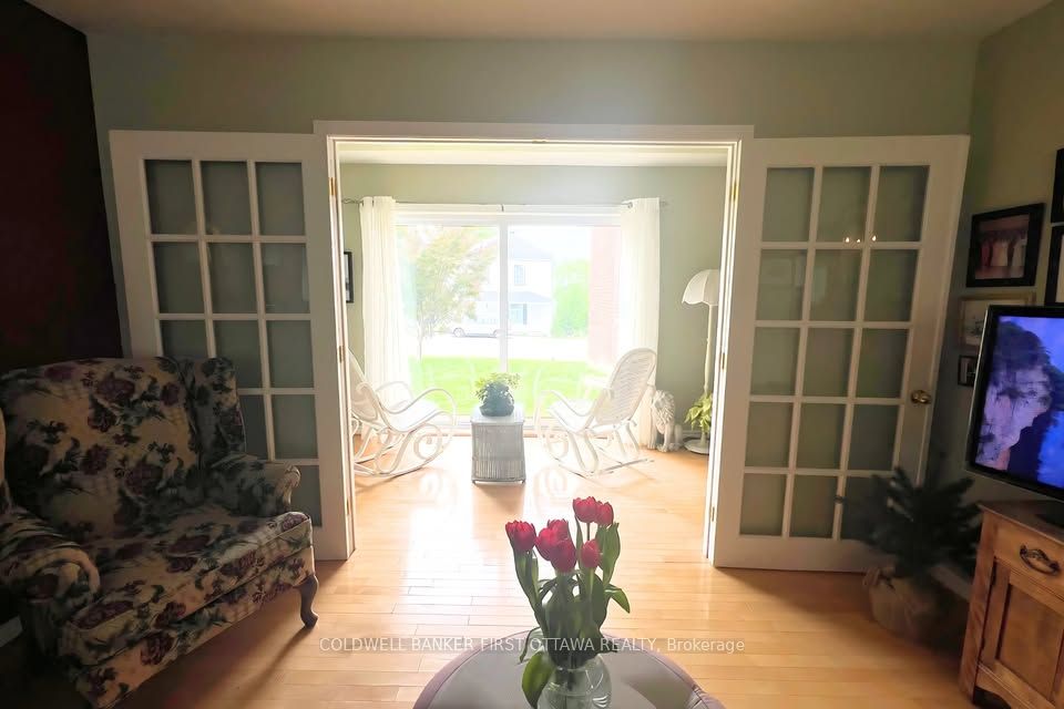 2 Rideau Street 2, Westport, ON K0G 1X0 photo 2