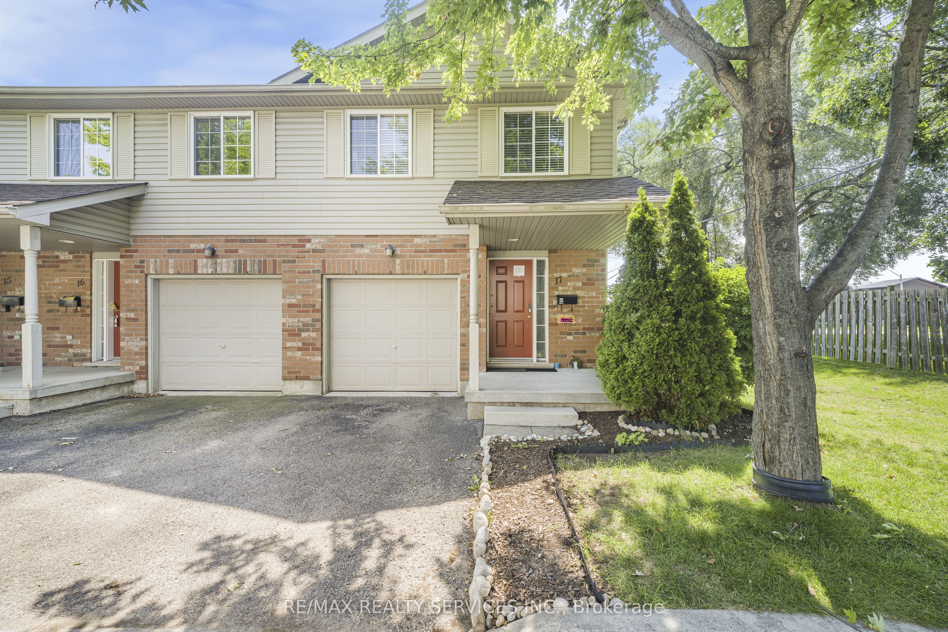 120 Dudhope Avenue 17, Cambridge, ON N1R 4T7