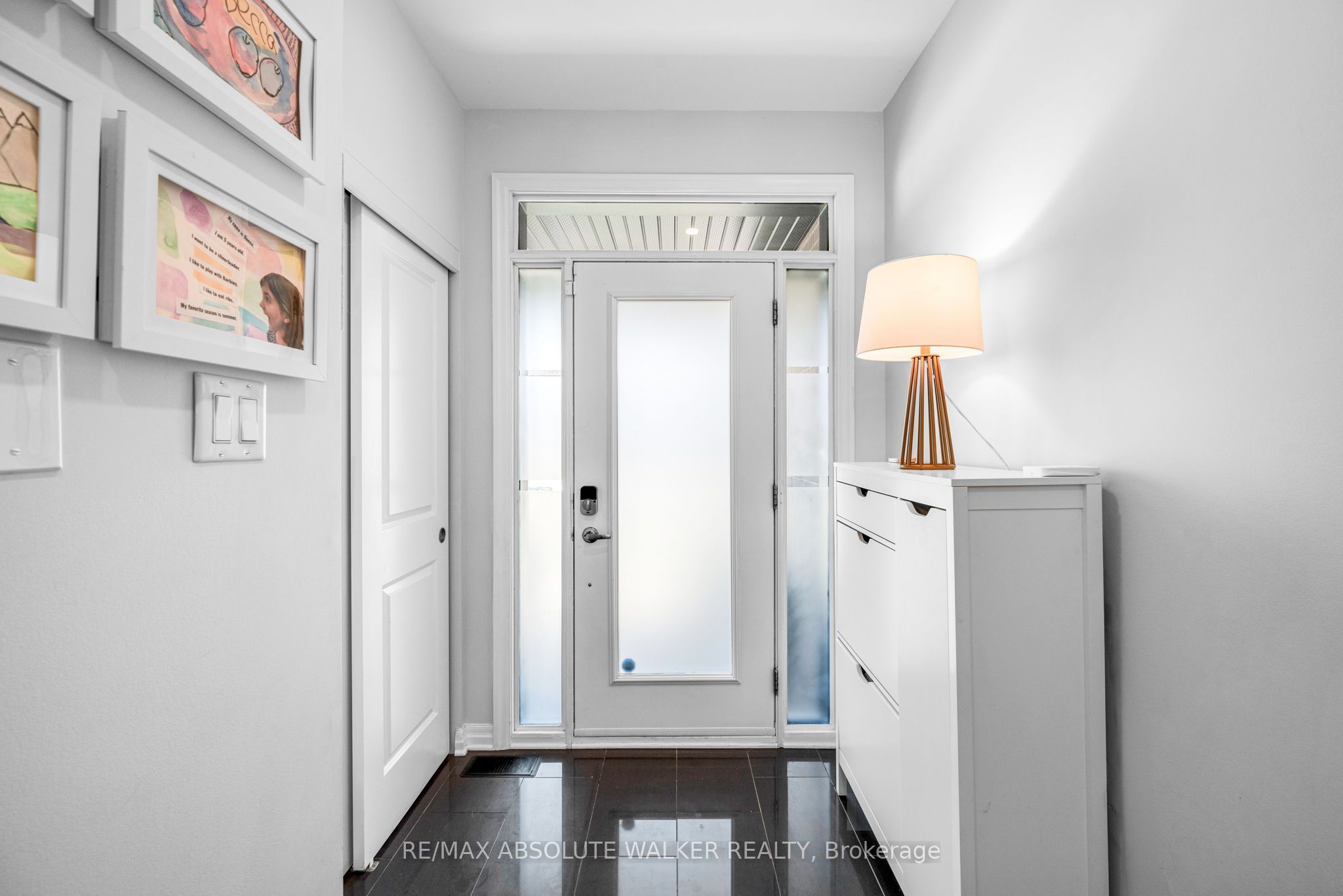 323 Lysander Place, Manor Park - Cardinal Glen and Area, ON K1K 3X8 photo 4