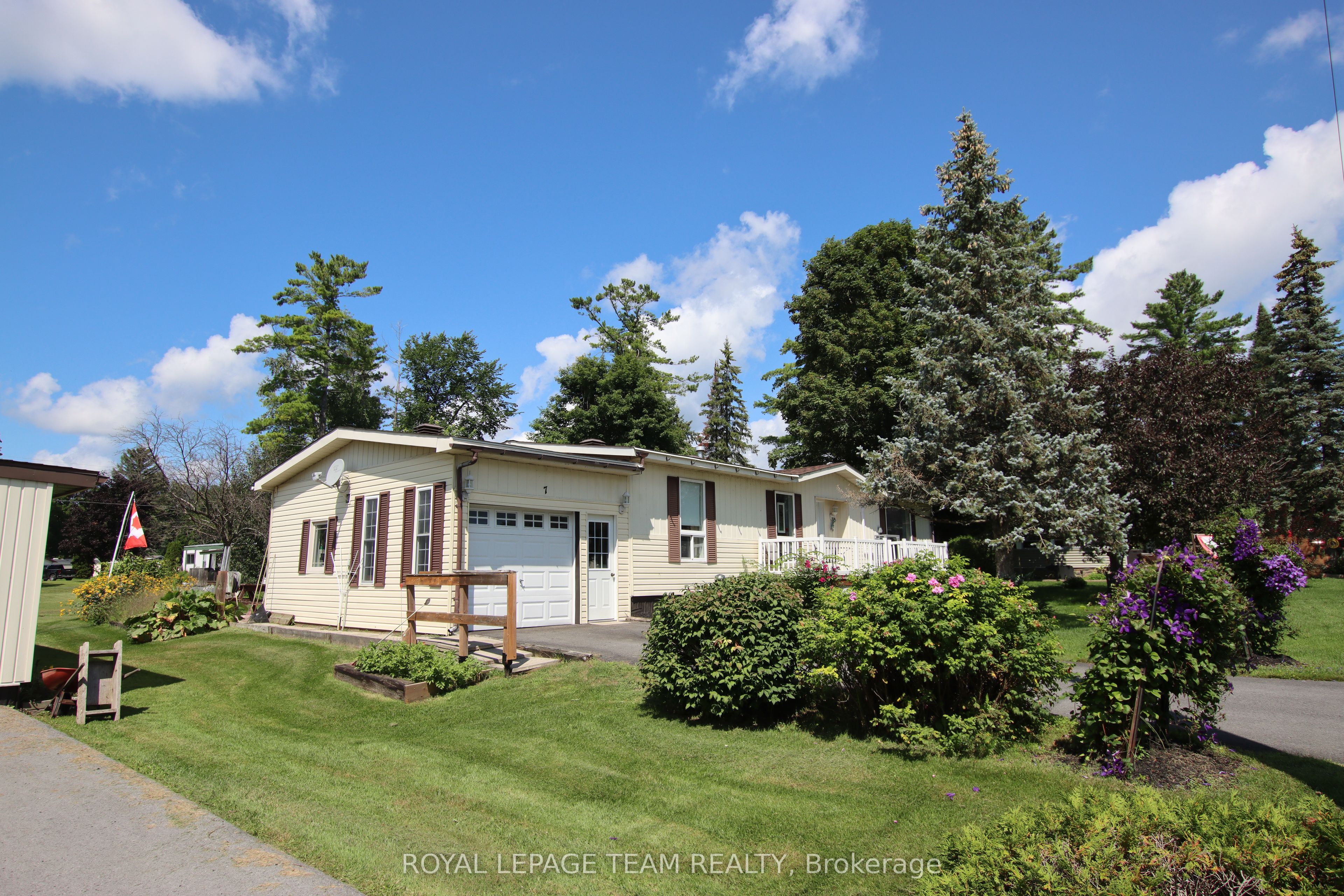 7 Woodside Lane, McNab/Braeside, ON K0A 3L0 photo 2