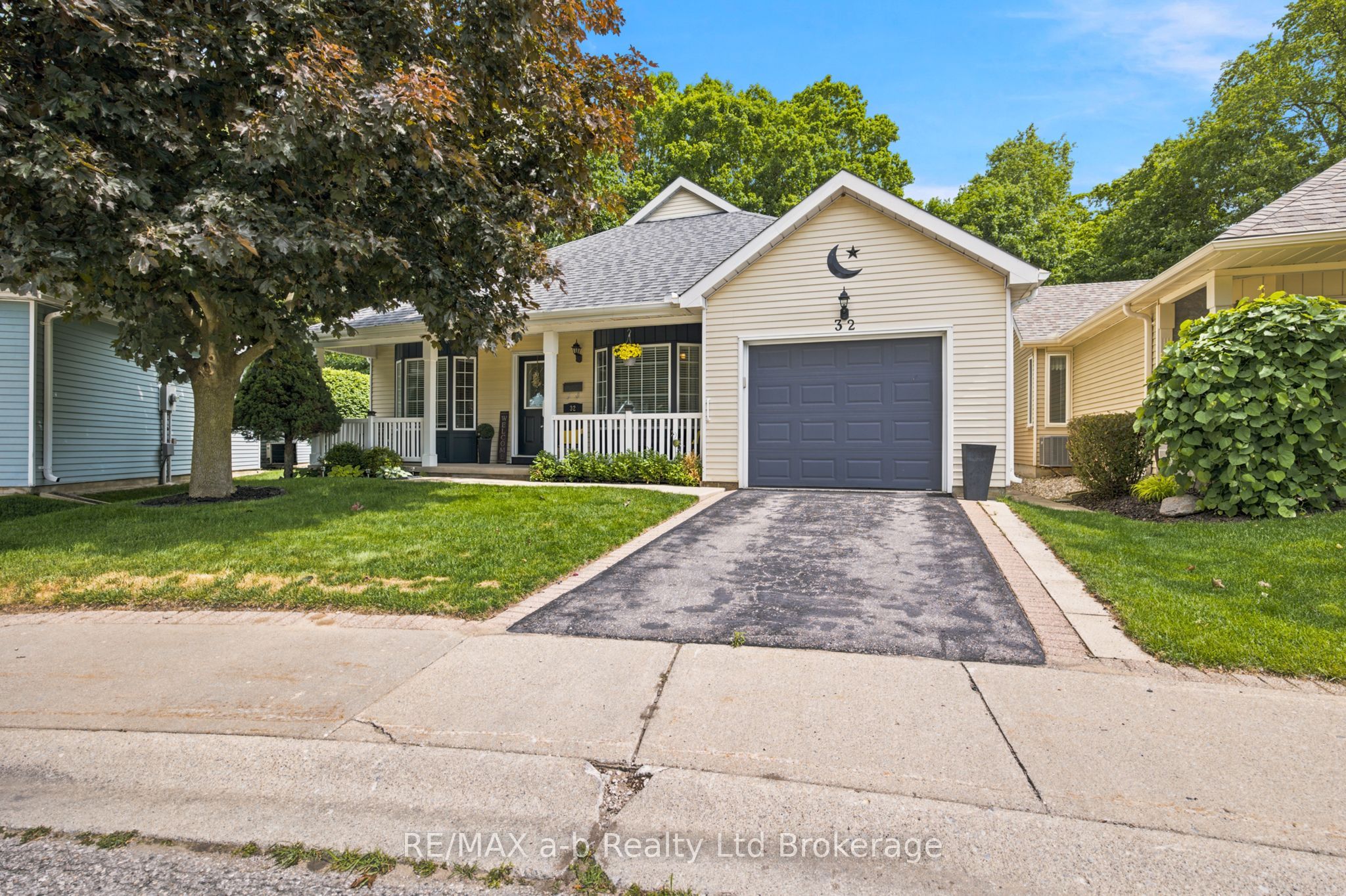 32 Wilkins Crescent, Tillsonburg, ON N4G 5M6