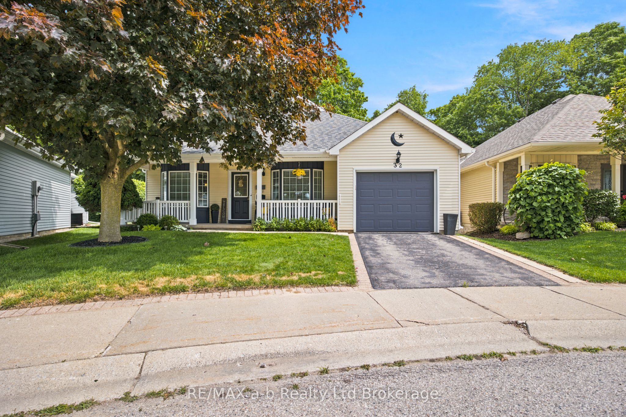 32 Wilkins Crescent, Tillsonburg, ON N4G 5M6 photo 2