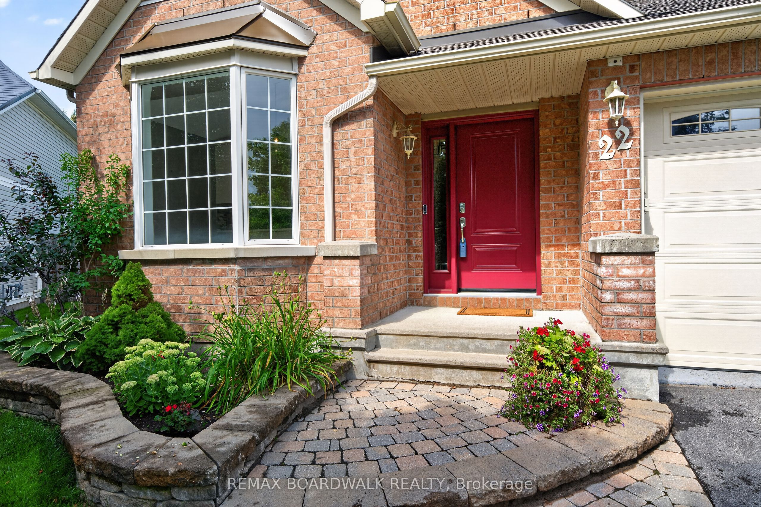 22 Burnstead Crescent, Kanata, ON K2M 2T7 photo 2