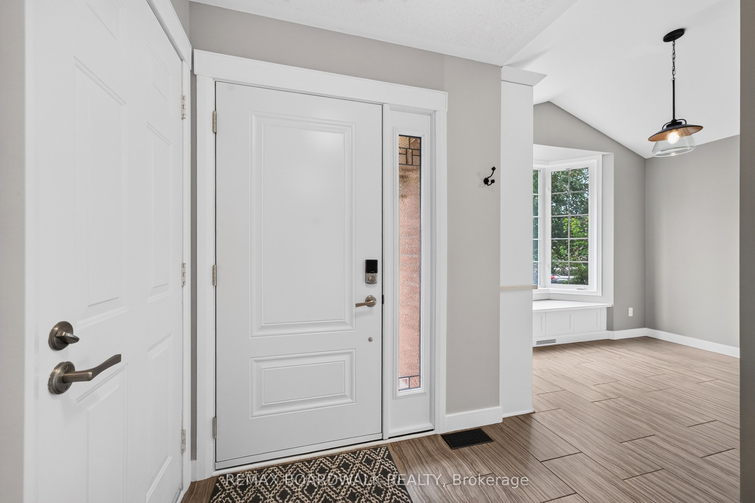 22 Burnstead Crescent, Kanata, ON K2M 2T7 photo 3