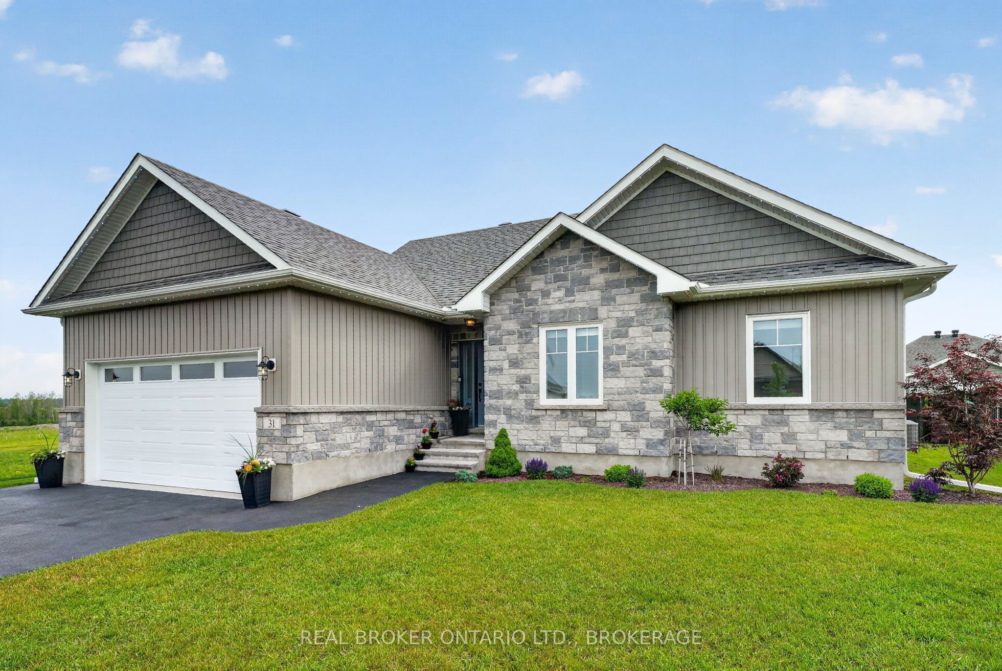 31 Hilda Street, South Stormont, ON K0C 1P0 photo 2