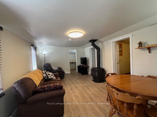 75 Park Street, Sundridge, ON P0A 1Z0 photo 2