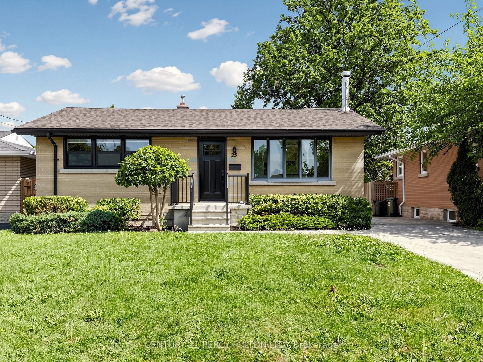 25 Kenwood Crescent, Hamilton, ON L8T 1W3