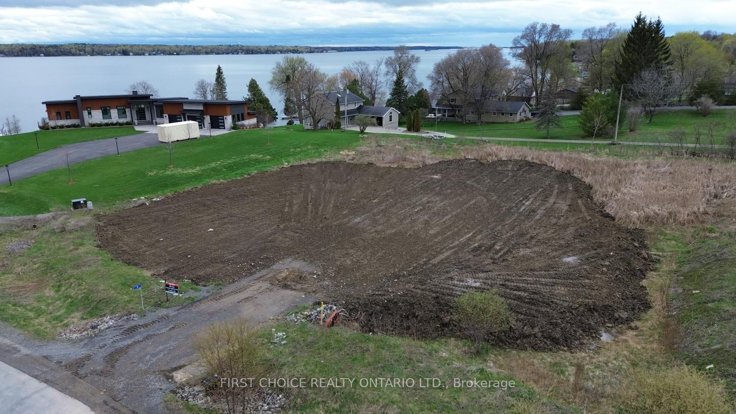 4 S Shoreside Way S, Augusta, ON K6V 5T1 photo 2