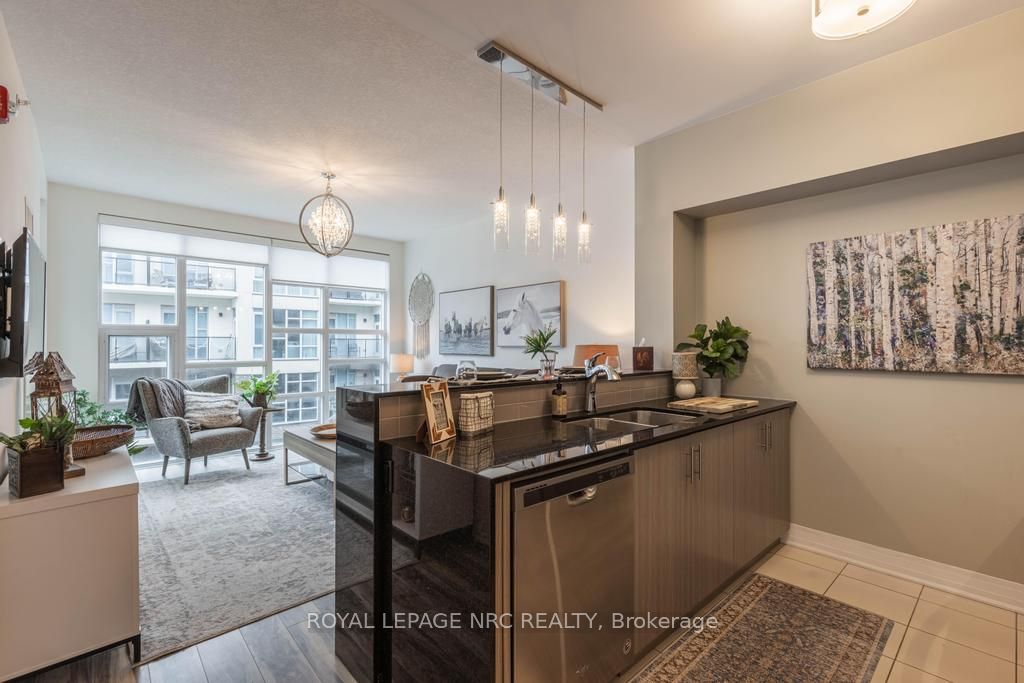 10 Concord Place 412, Grimsby, ON L3M 0G6
