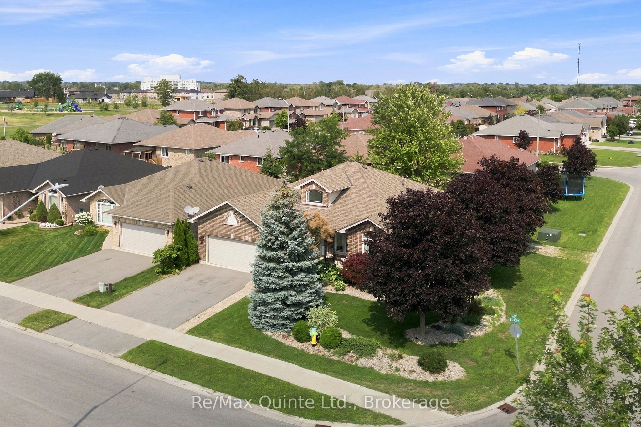 31 Essex Drive, Belleville, ON K8N 0M9 photo 2