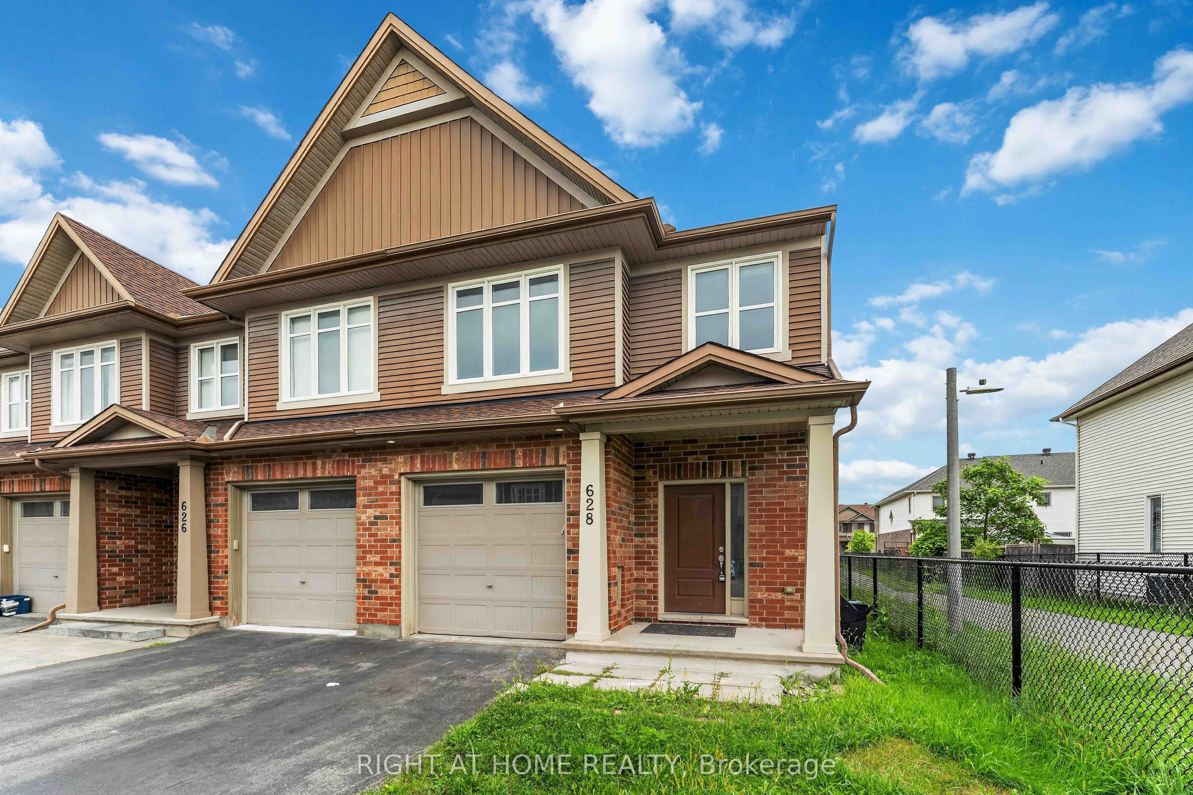 628 MOORPARK Avenue, Kanata, ON K2M 0B6 photo 2