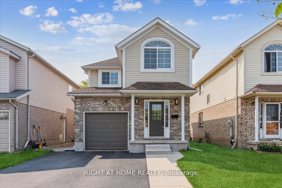 223 Grey Fox Drive, Kitchener, ON N2E 3N7