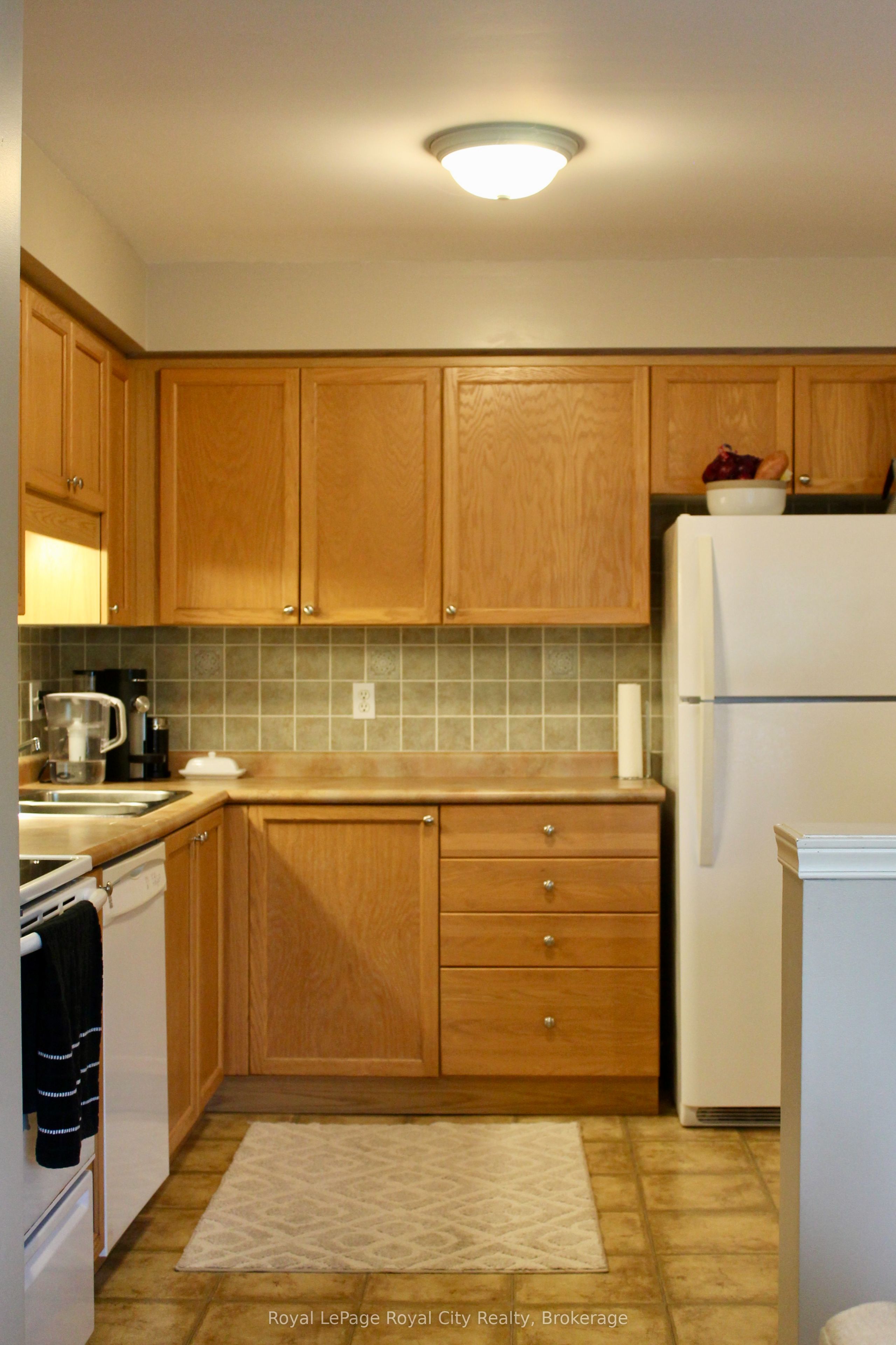151 CLAIRFIELDS Drive E 41, Guelph, ON N1L 1P5 photo 4