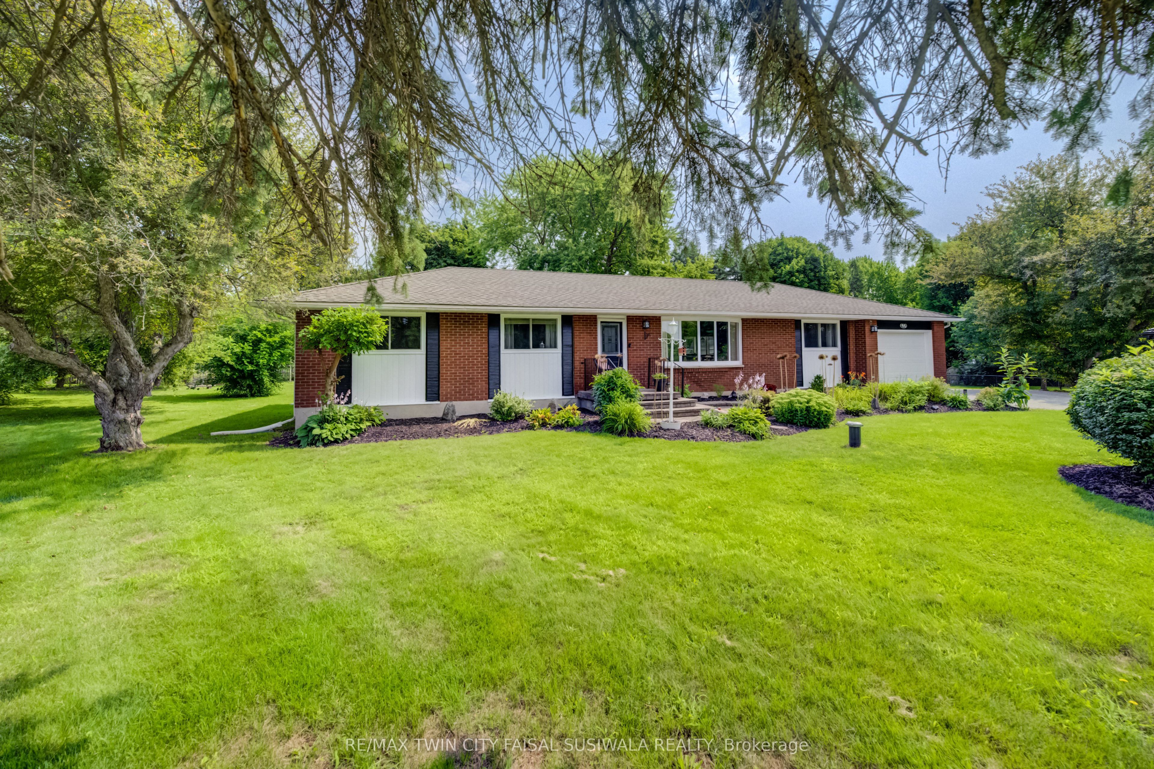 44 Oakwood Drive, Cambridge, ON N1R 5S3 photo 3
