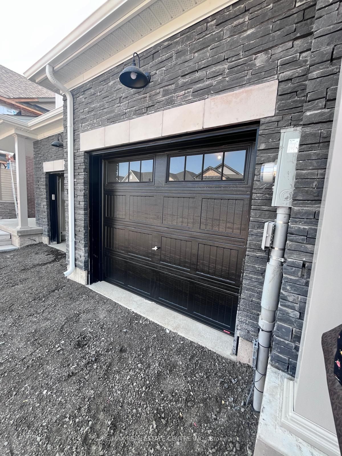 331 Port Crescent, Welland, ON L3B 0N3 photo 2