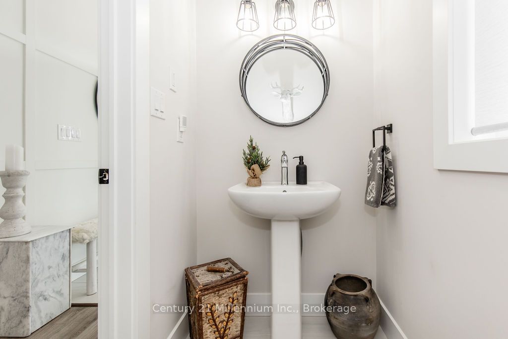 116 Sycamore Street, Blue Mountains, ON L9Y 4E2 photo 5