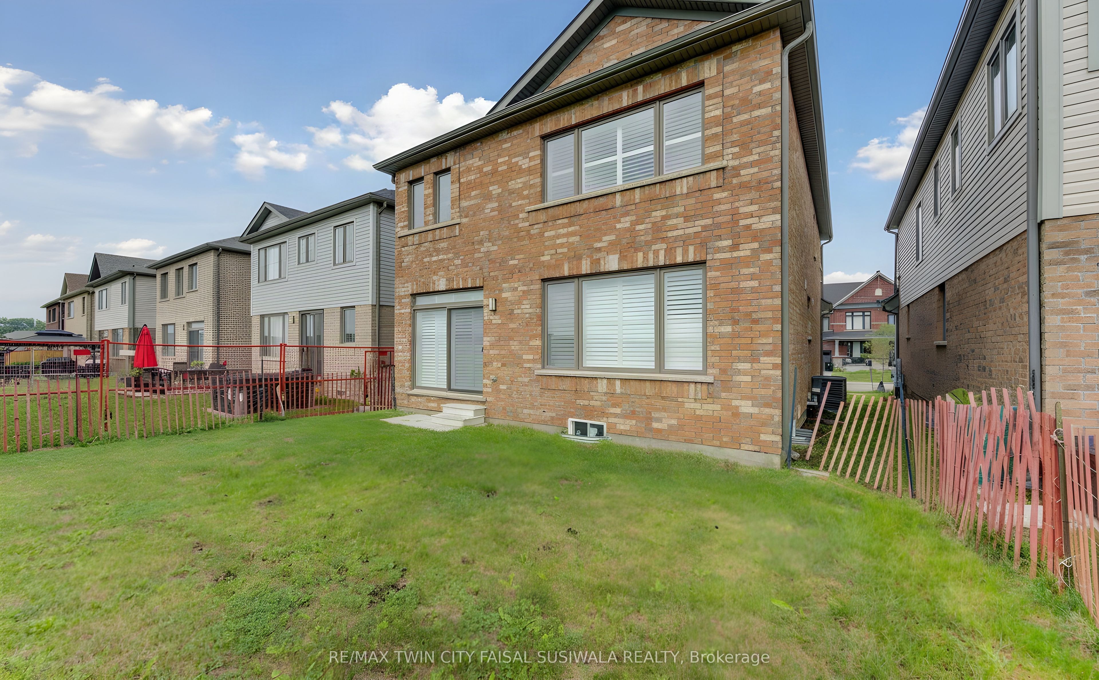 10 Mildred Gillies Street, North Dumfries, ON N0B 1E0 photo 2