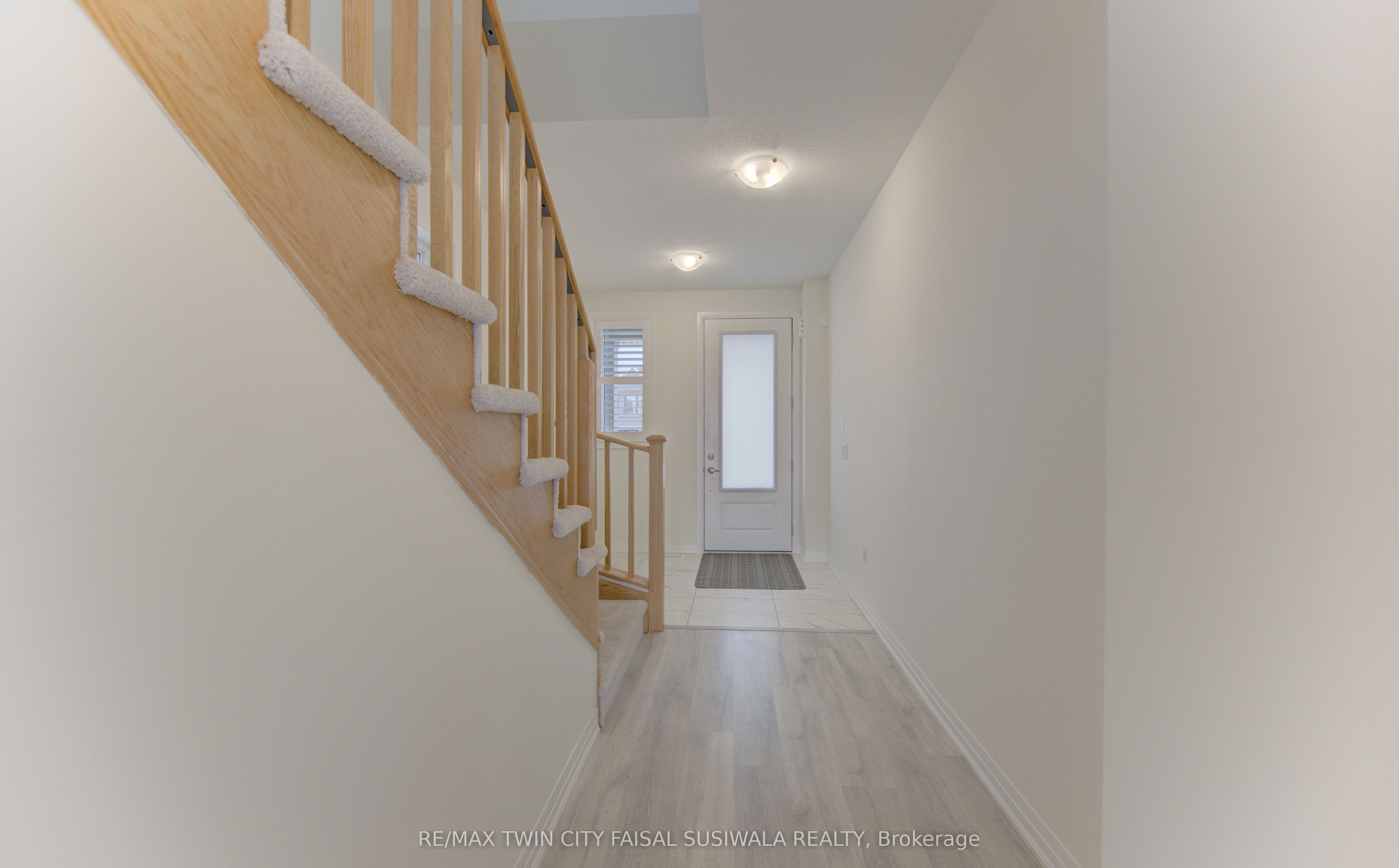 10 Mildred Gillies Street, North Dumfries, ON N0B 1E0 photo 4