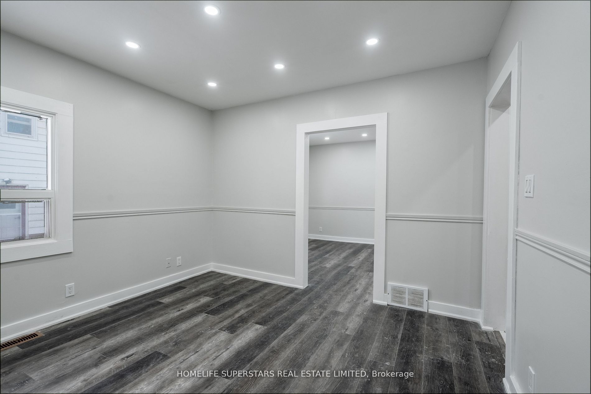 4550 Homewood Avenue, Niagara Falls, ON L2E 4X8 photo 2