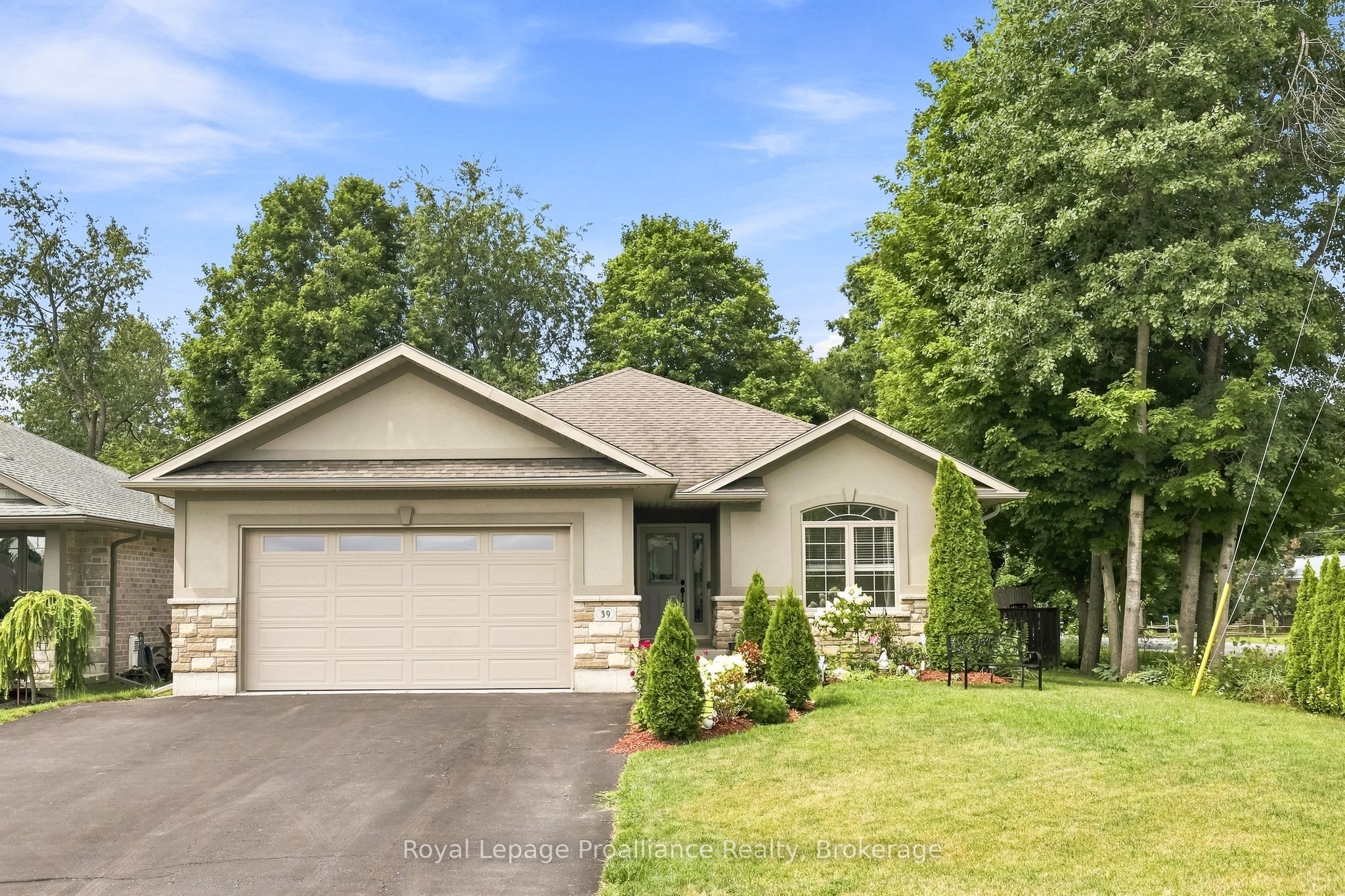 39 Lakewood Crescent, Quinte West, ON K8V 5P4