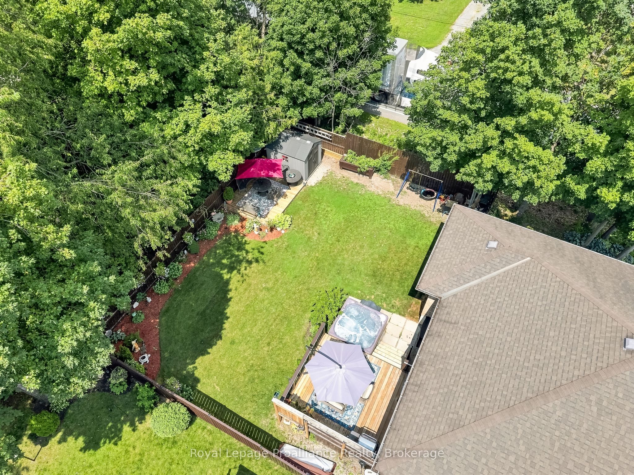39 Lakewood Crescent, Quinte West, ON K8V 5P4 photo 4