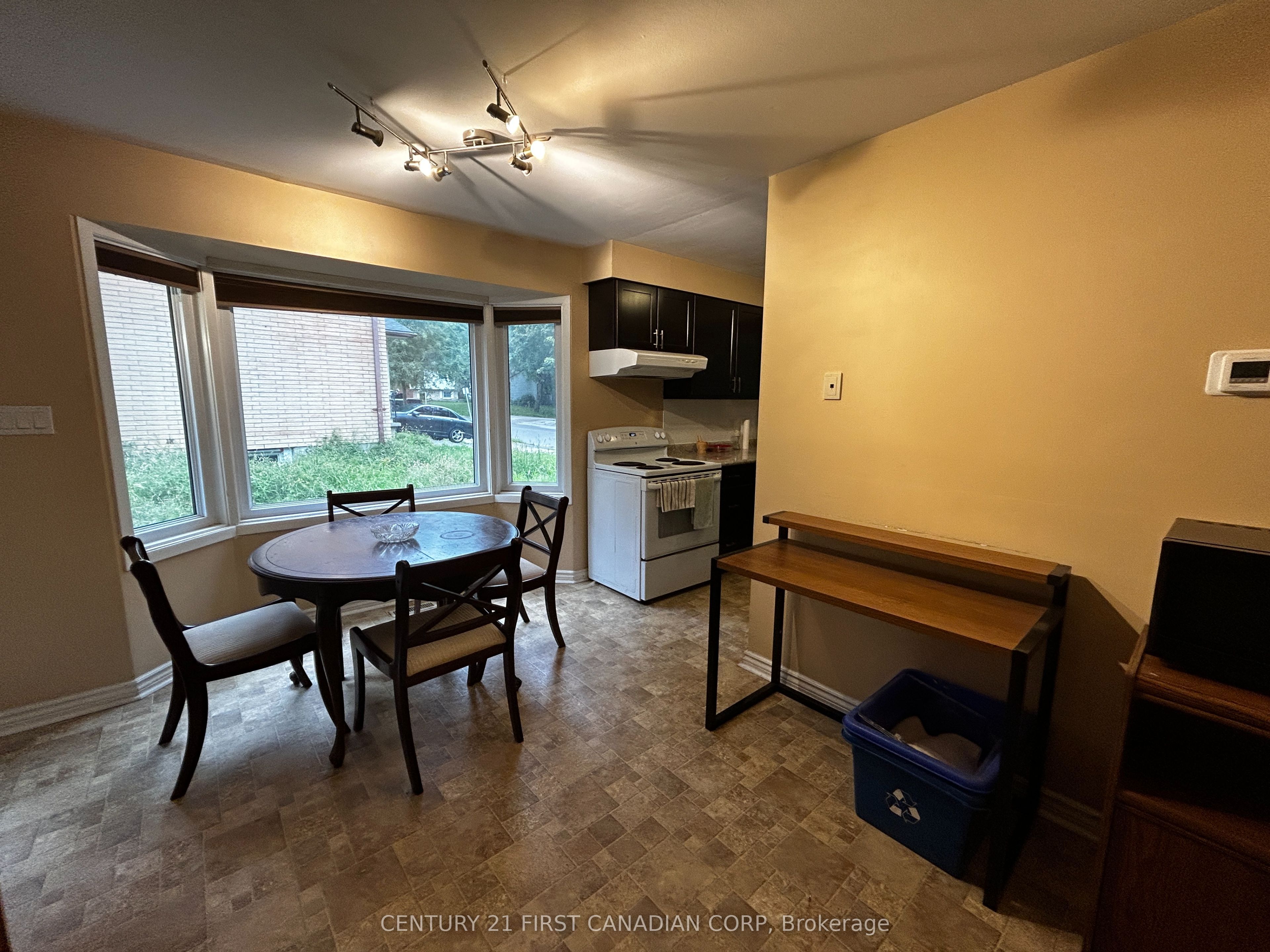 460 Castlegrove Boulevard Room 1, London North, ON N6G 1K8 photo 4