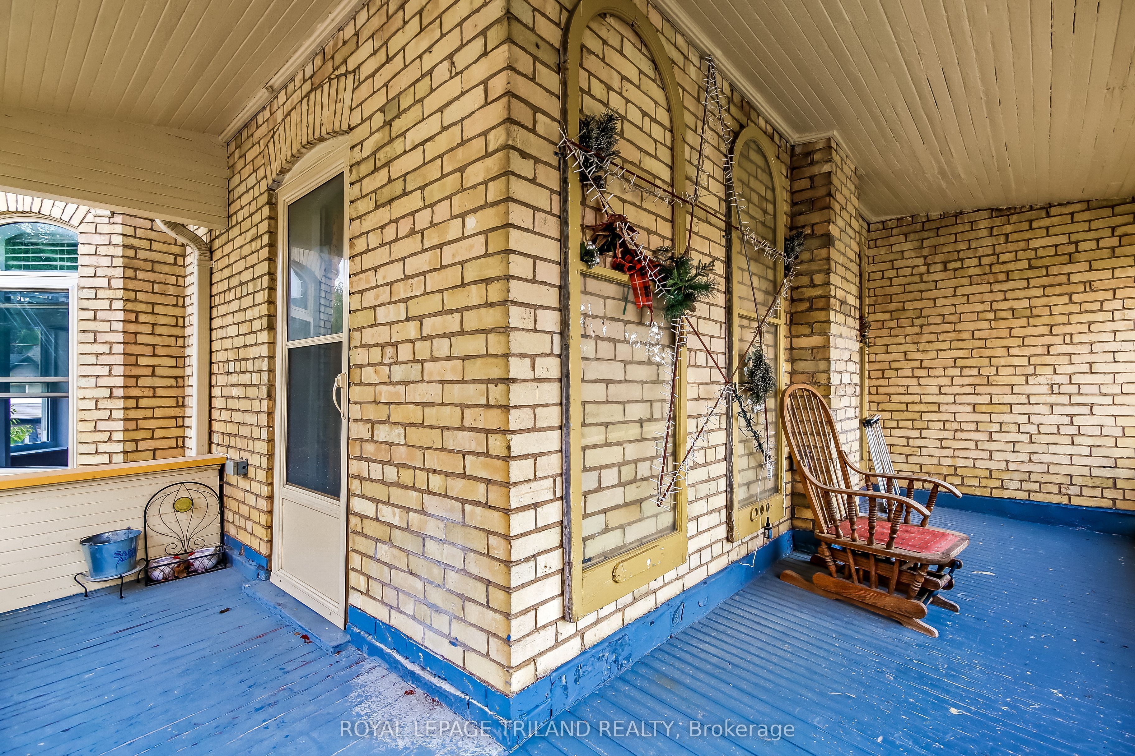 33 1/2 St George Street 33 1/2, St. Thomas, ON N5P 2L2 photo 2