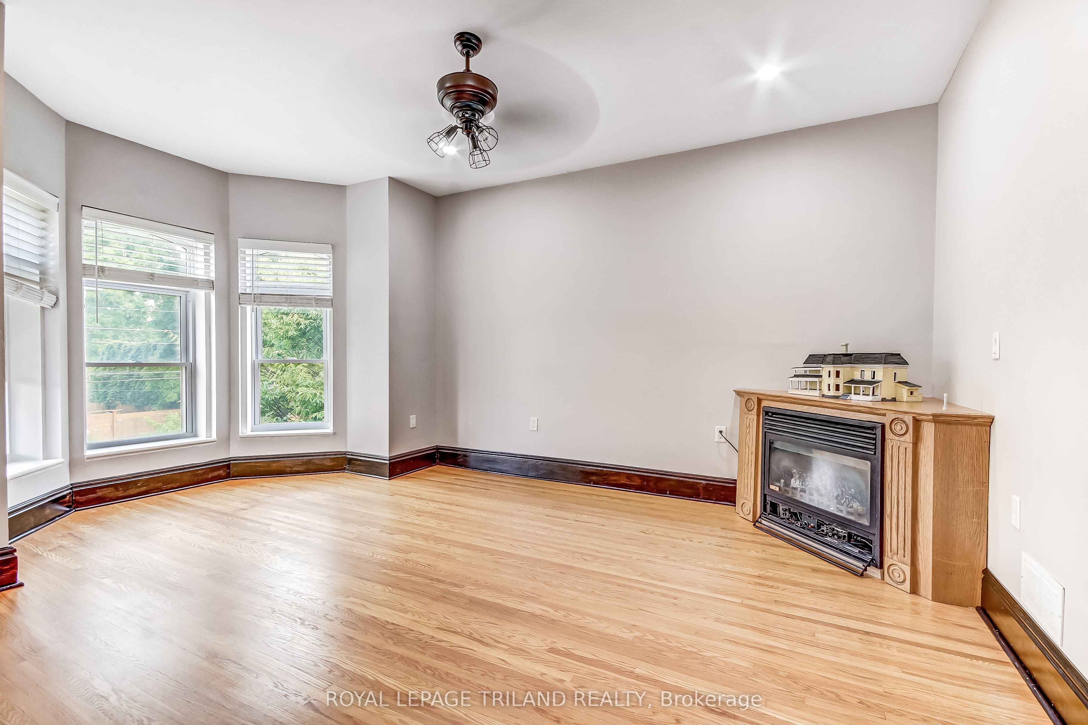 33 1/2 St George Street 33 1/2, St. Thomas, ON N5P 2L2 photo 4