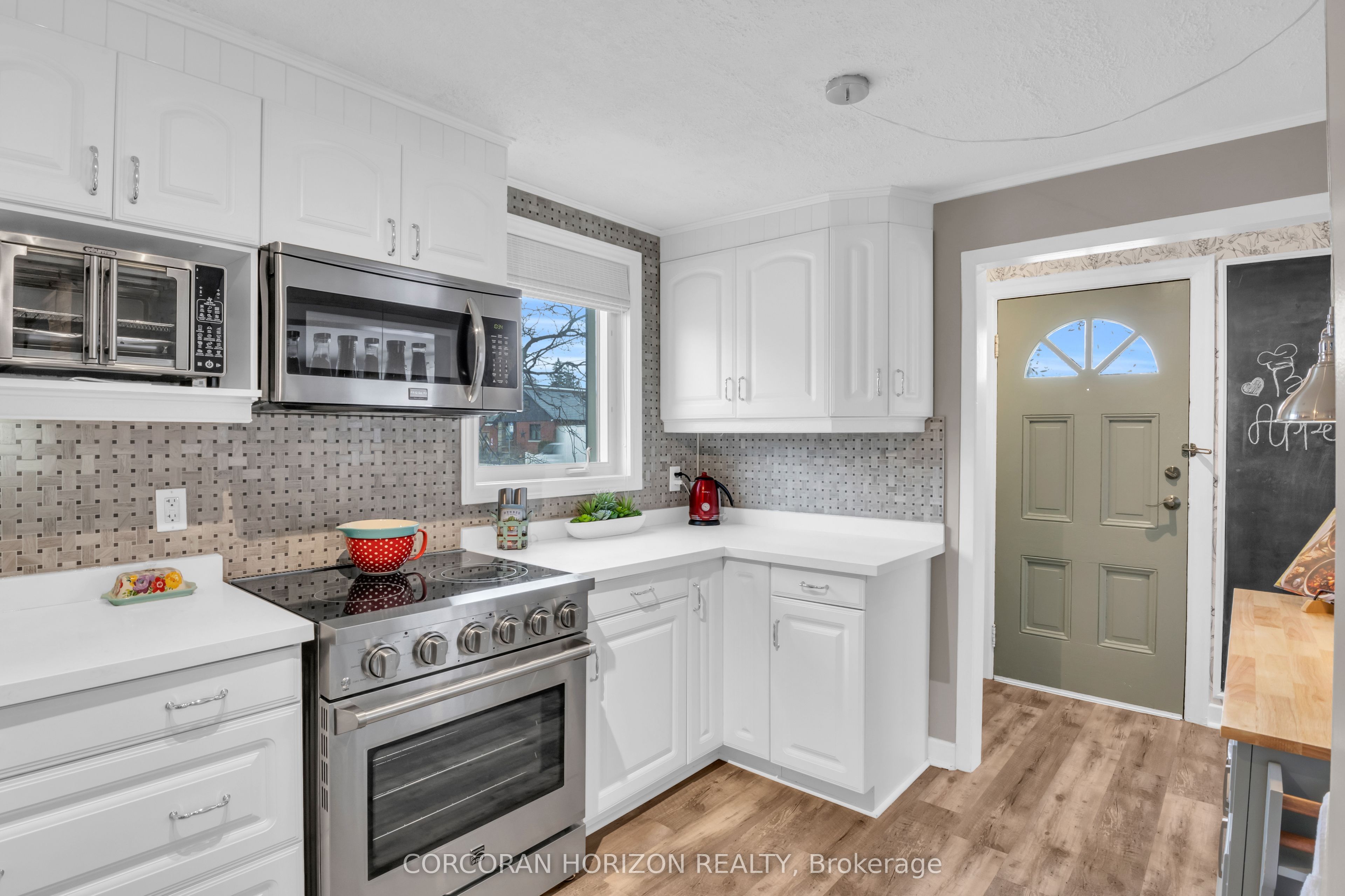 296 Weber Street E, Kitchener, ON N2H 1G2 photo 4