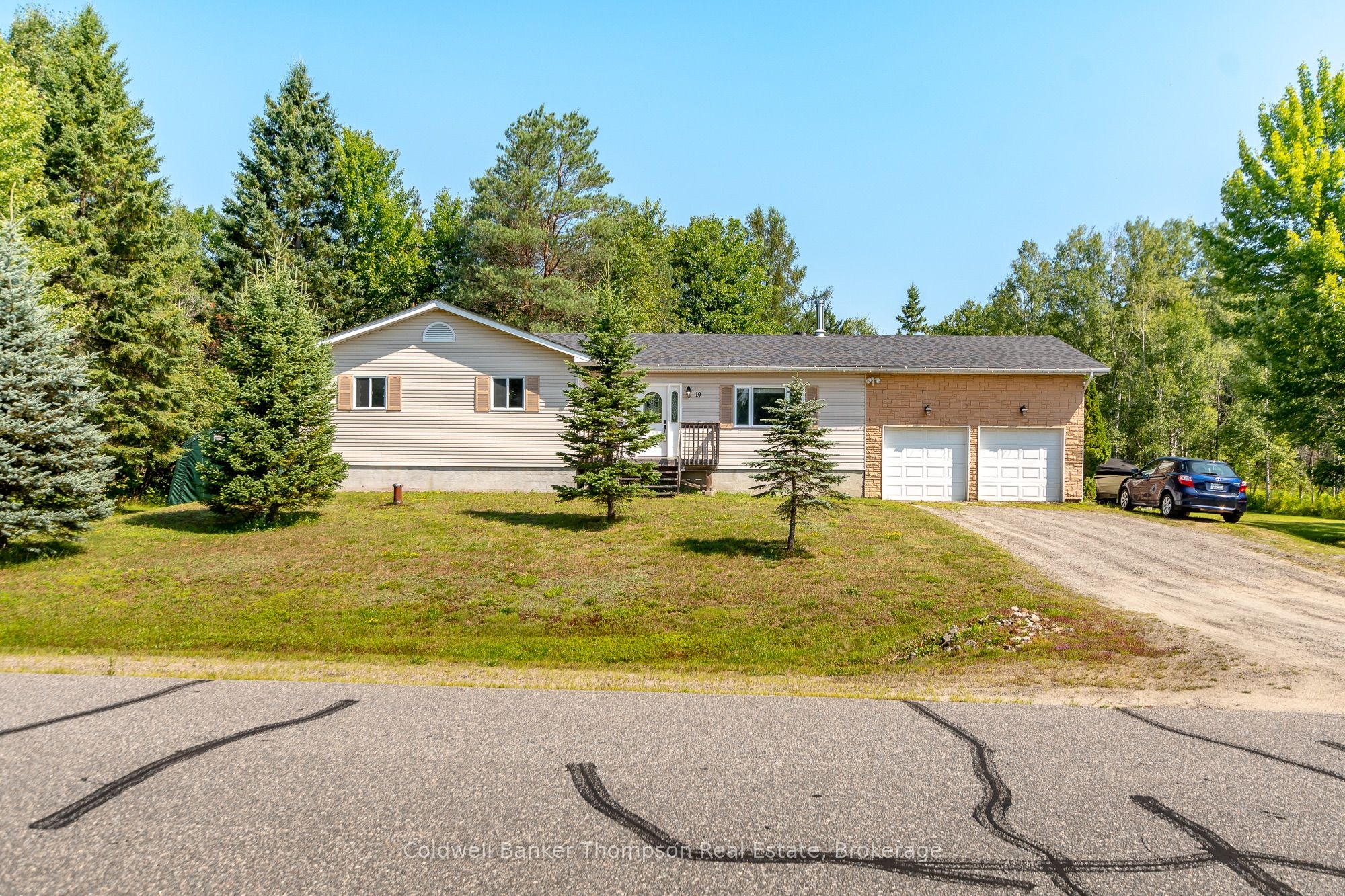 10 Renwick Drive, Huntsville, ON P1H 2M3