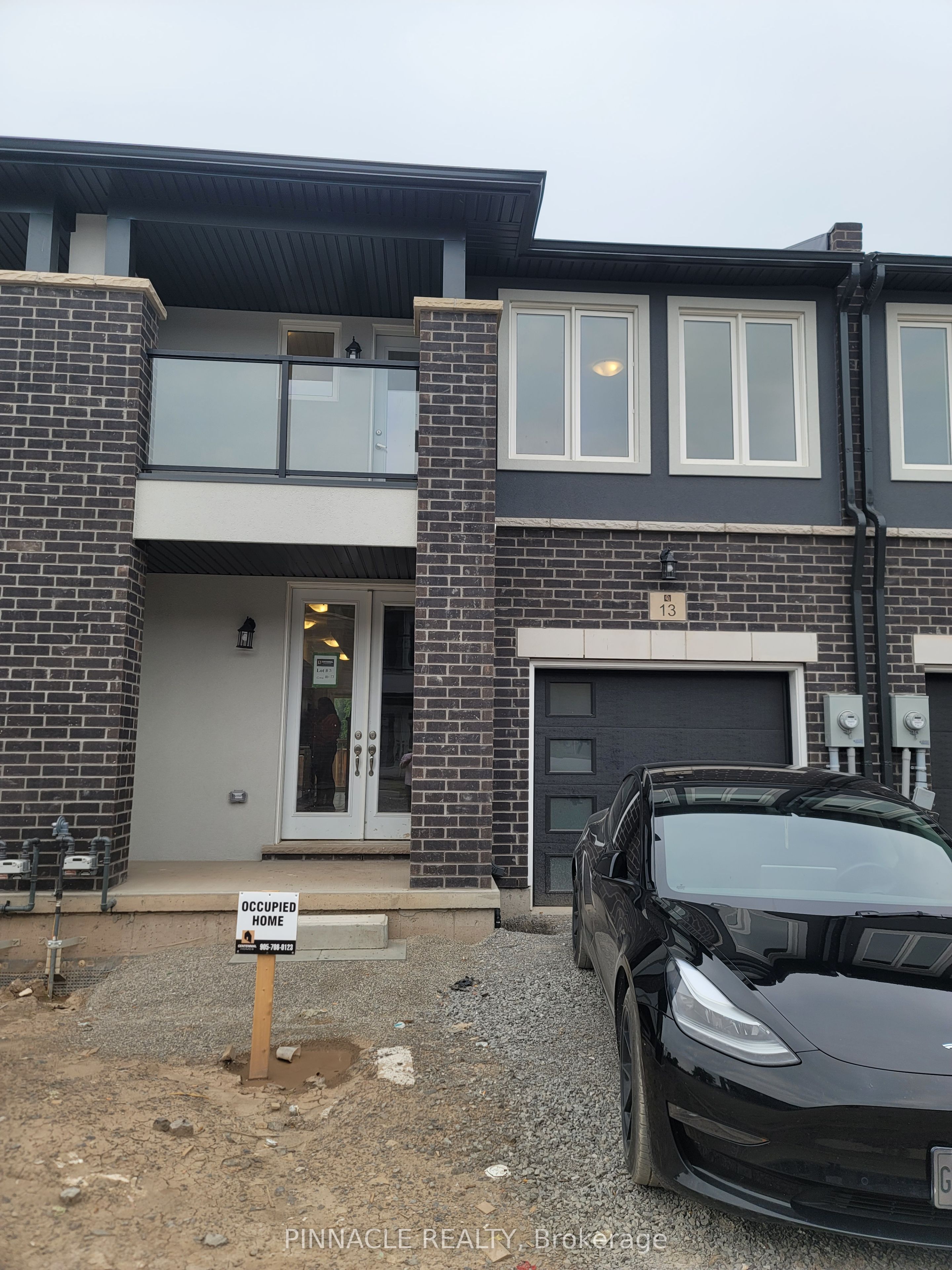 13 Renfrew Trail, Welland, ON L3C 0K2