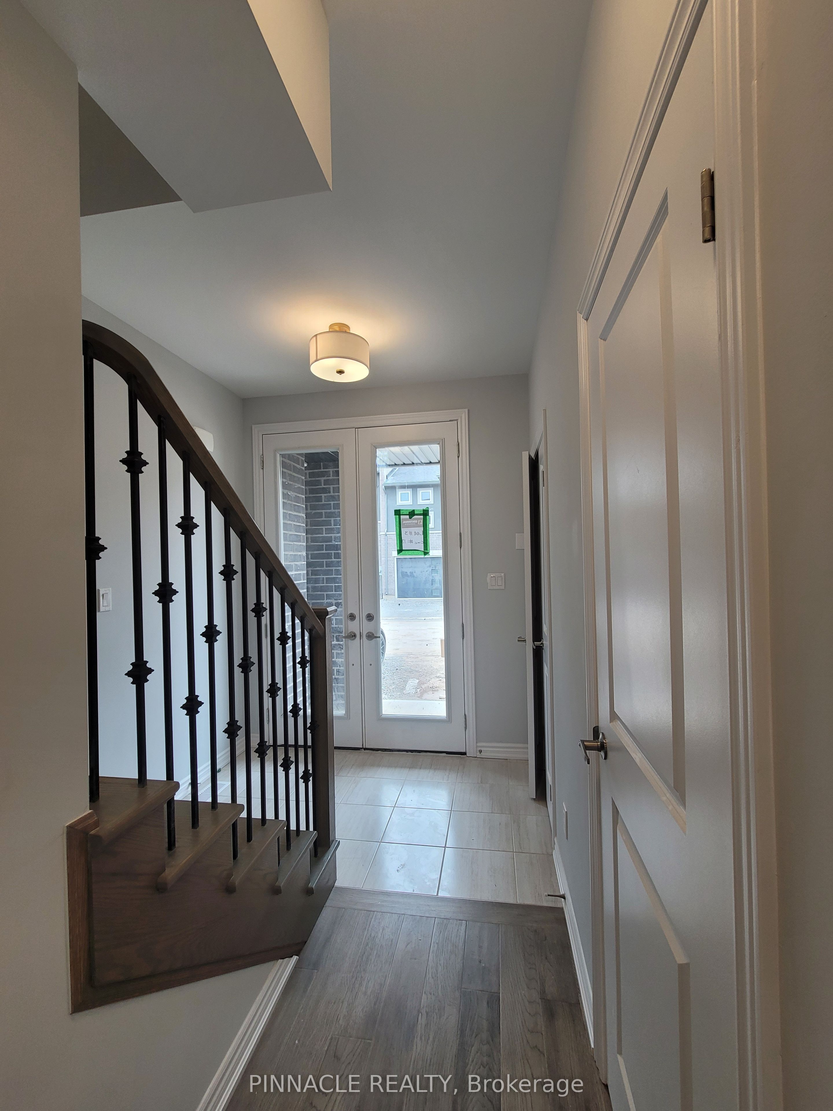 13 Renfrew Trail, Welland, ON L3C 0K2 photo 3