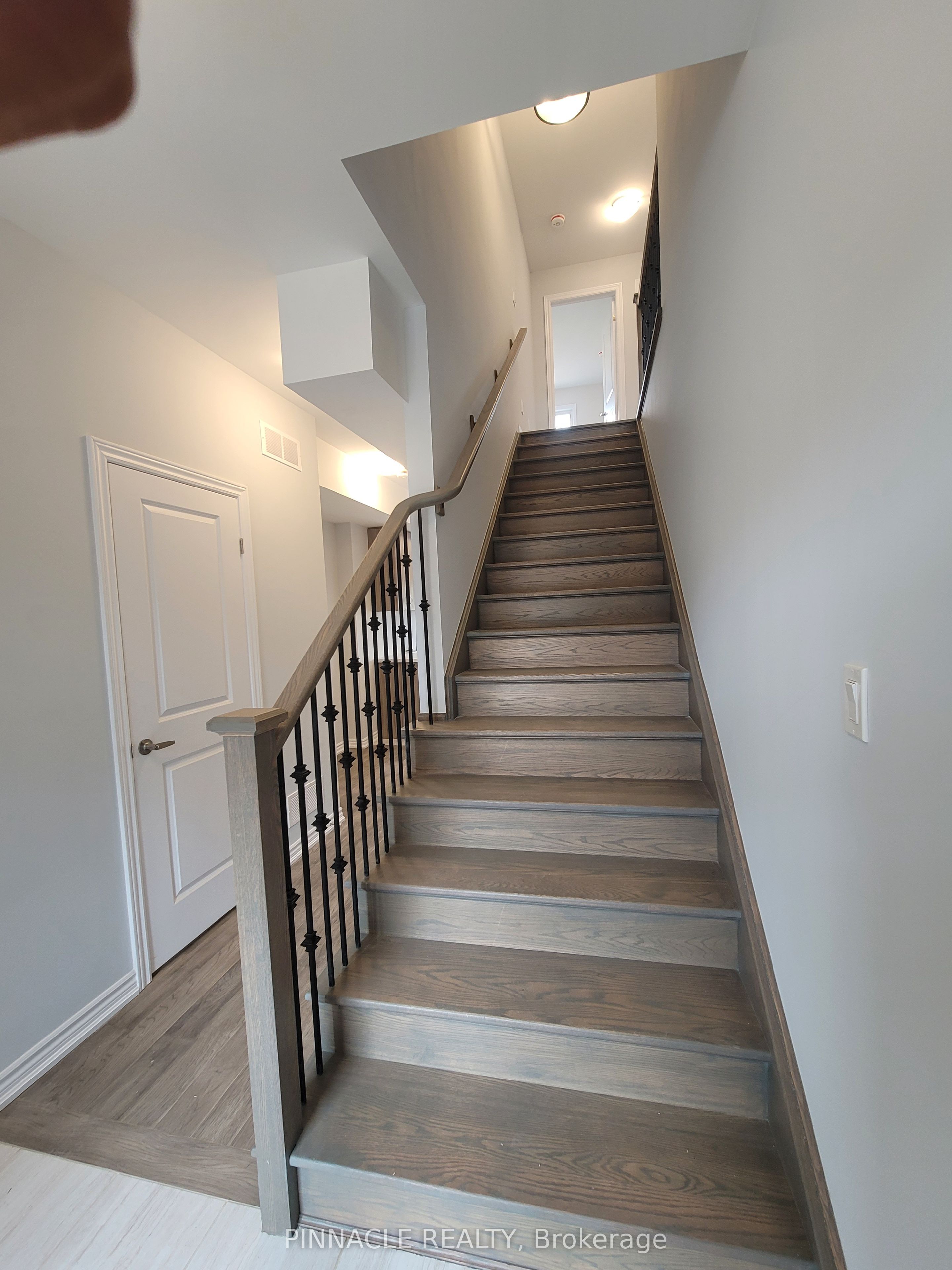 13 Renfrew Trail, Welland, ON L3C 0K2 photo 4