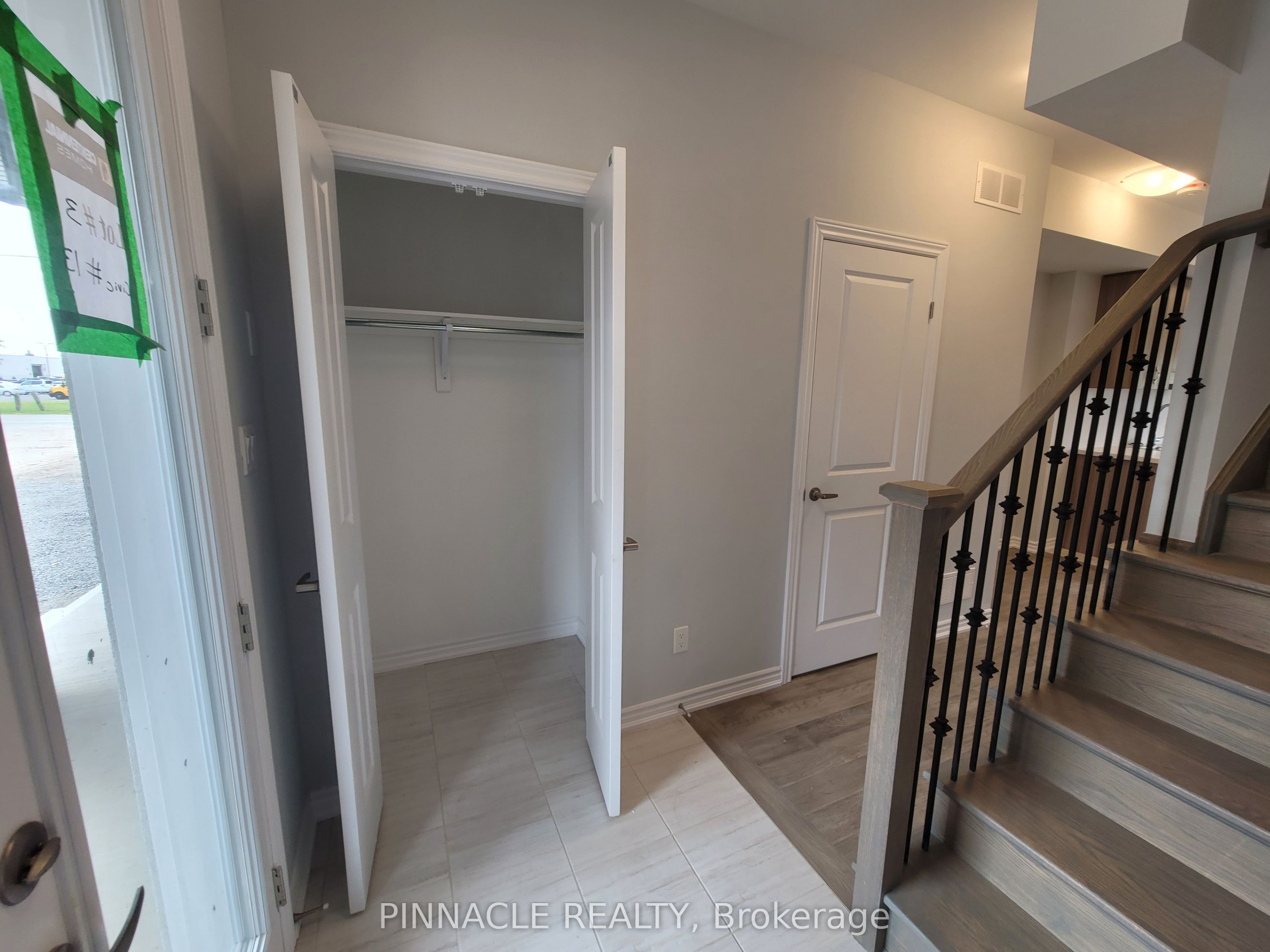 13 Renfrew Trail, Welland, ON L3C 0K2 photo 5