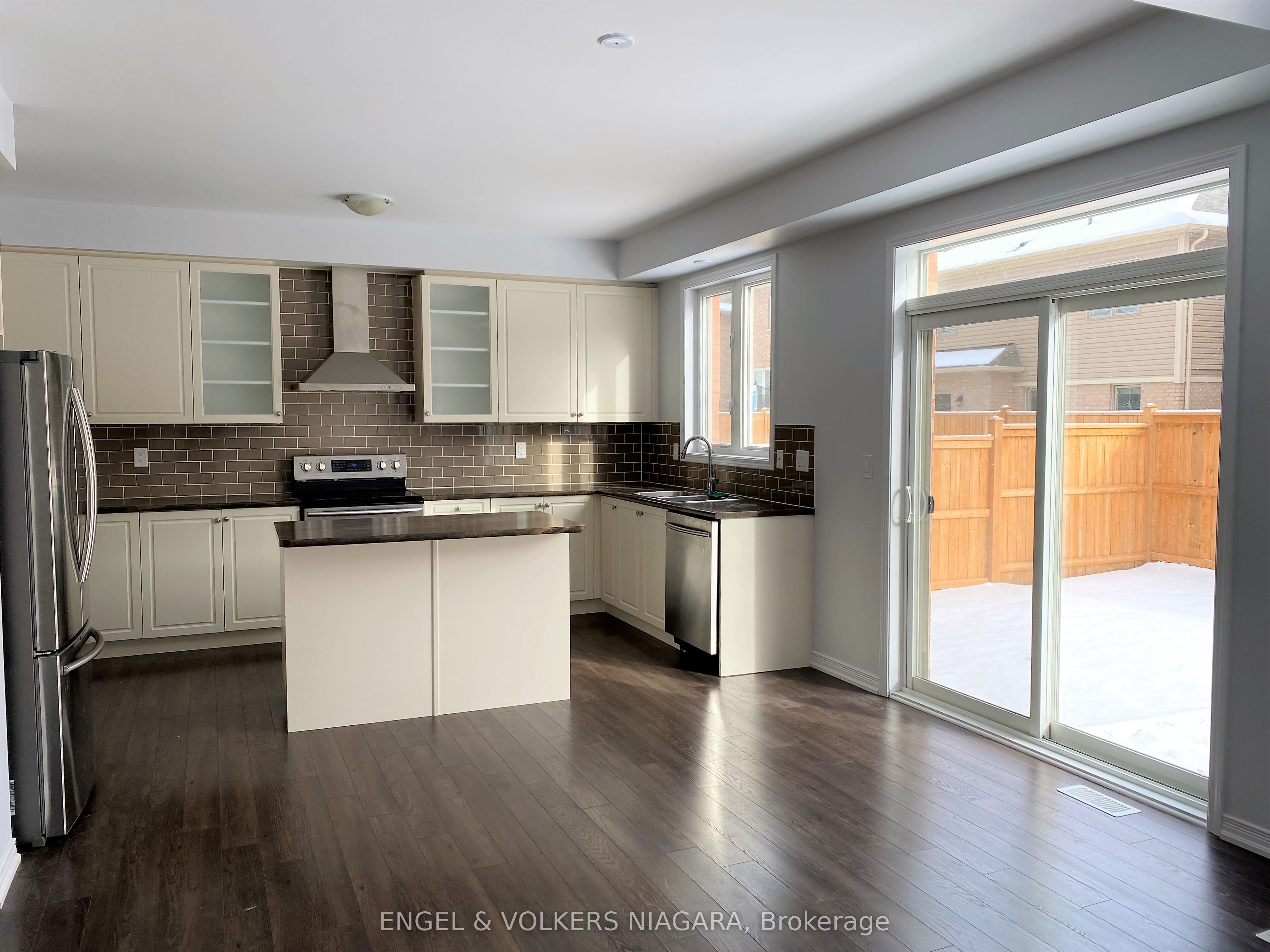 8576 Sweet Chestnut Drive, Niagara Falls, ON L2H 0N1 photo 4