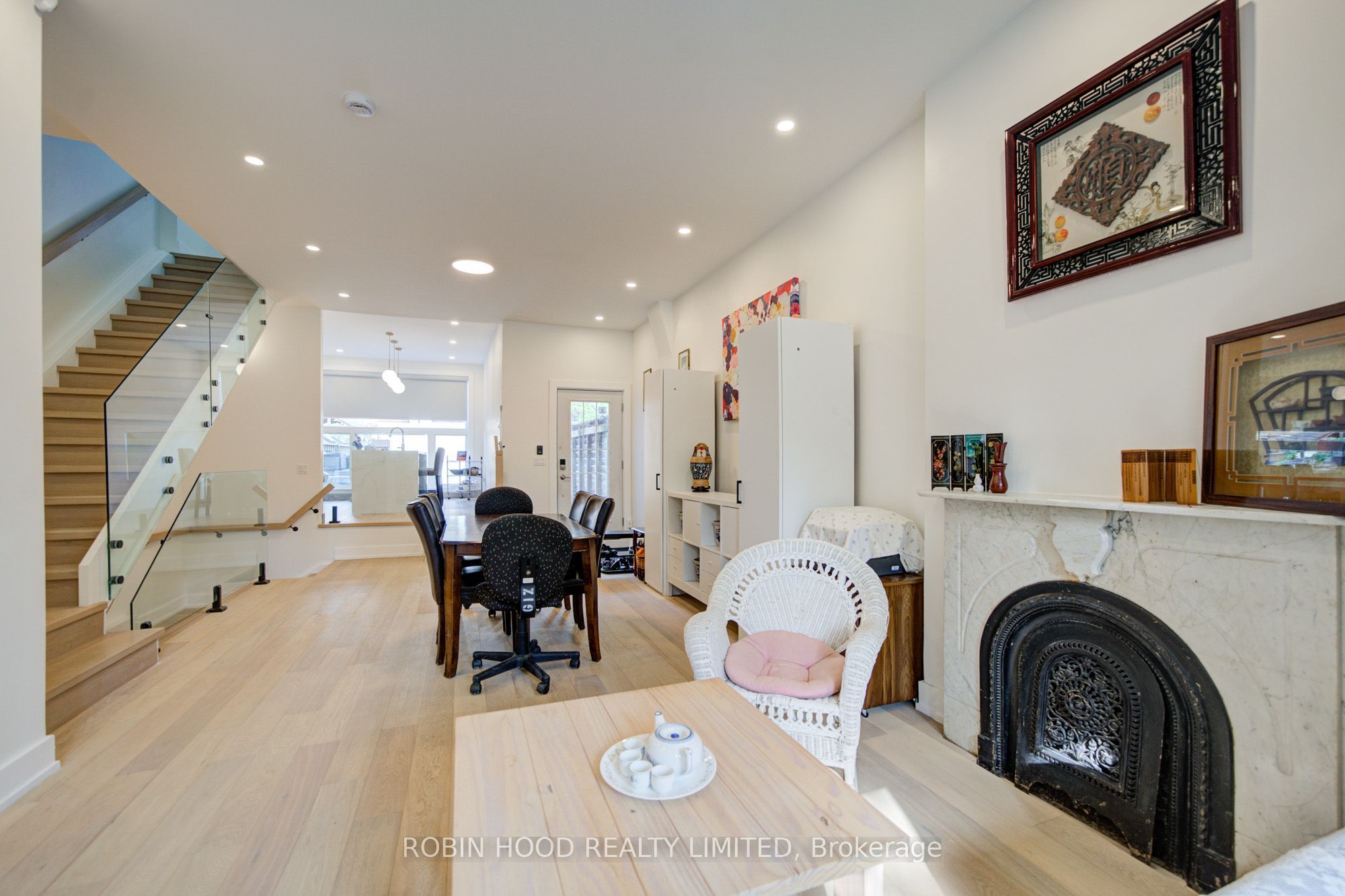 124 Robert Street, Out of Area, ON M5S 2K3 photo 5